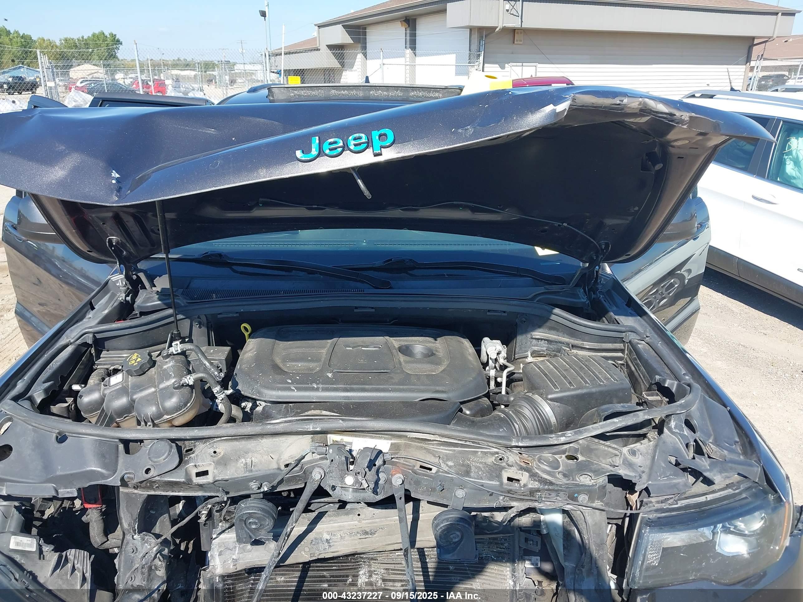 JEEP GRAND image 10