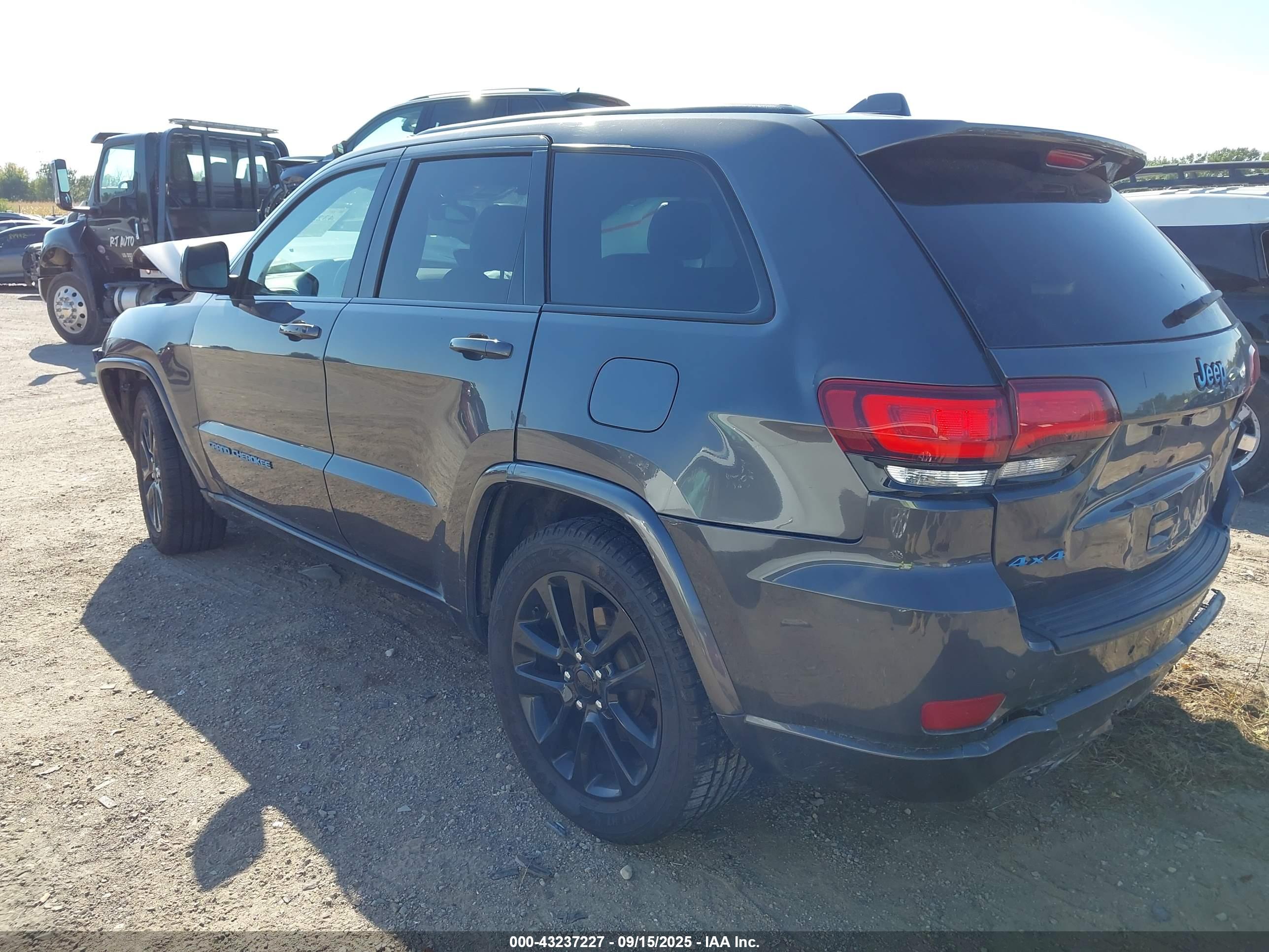 JEEP GRAND image 3