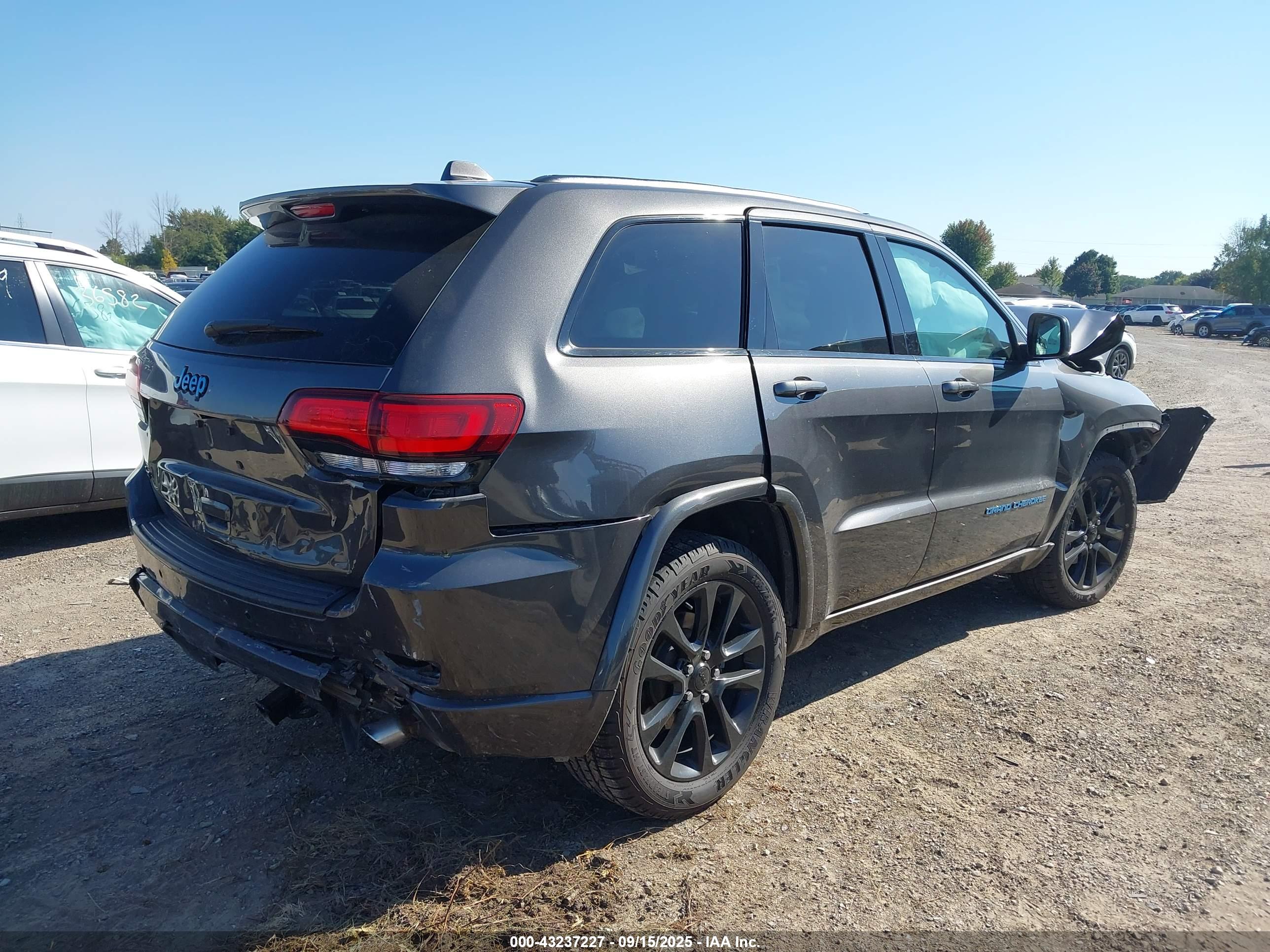 JEEP GRAND image 4