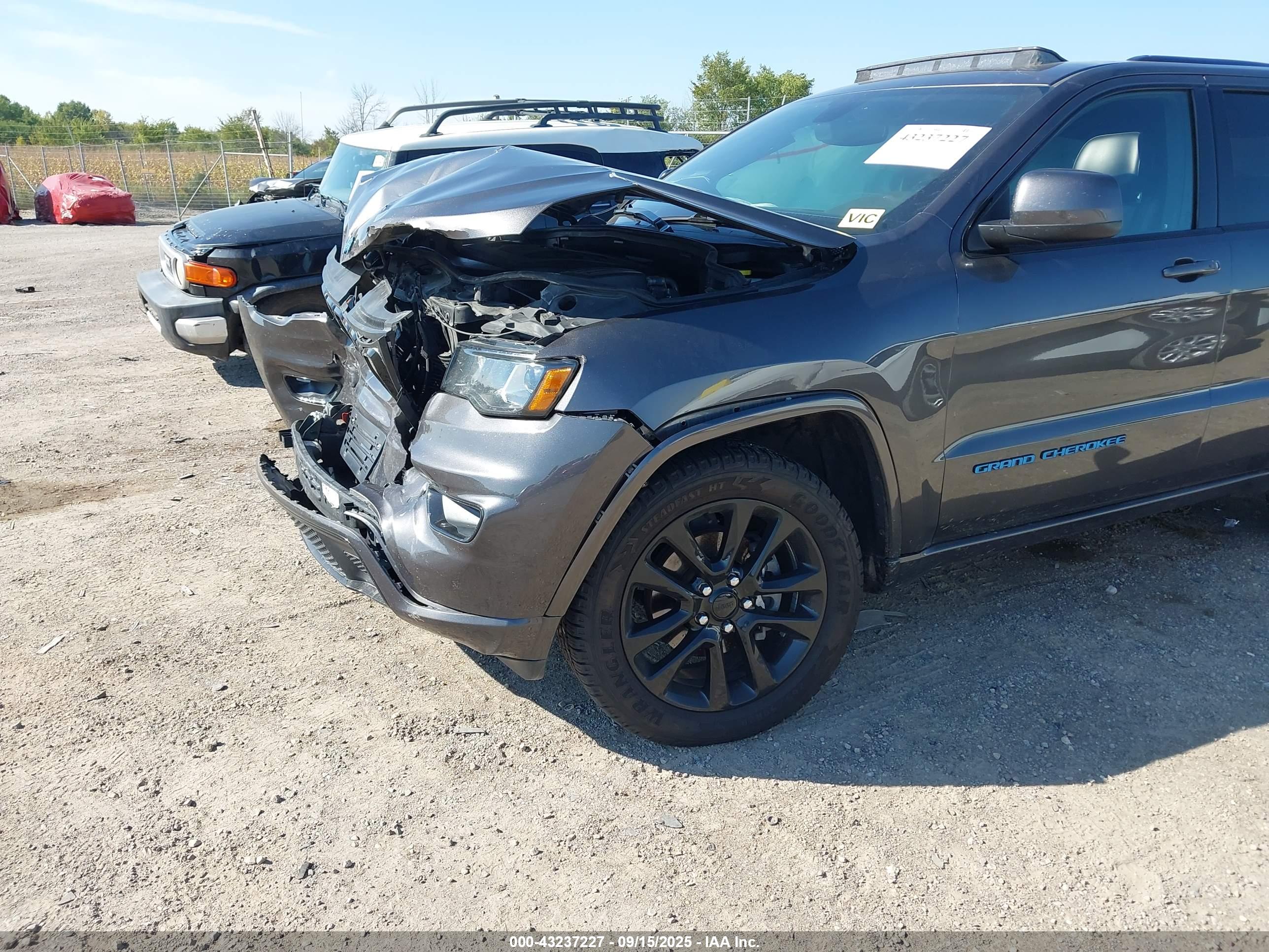 JEEP GRAND image 6