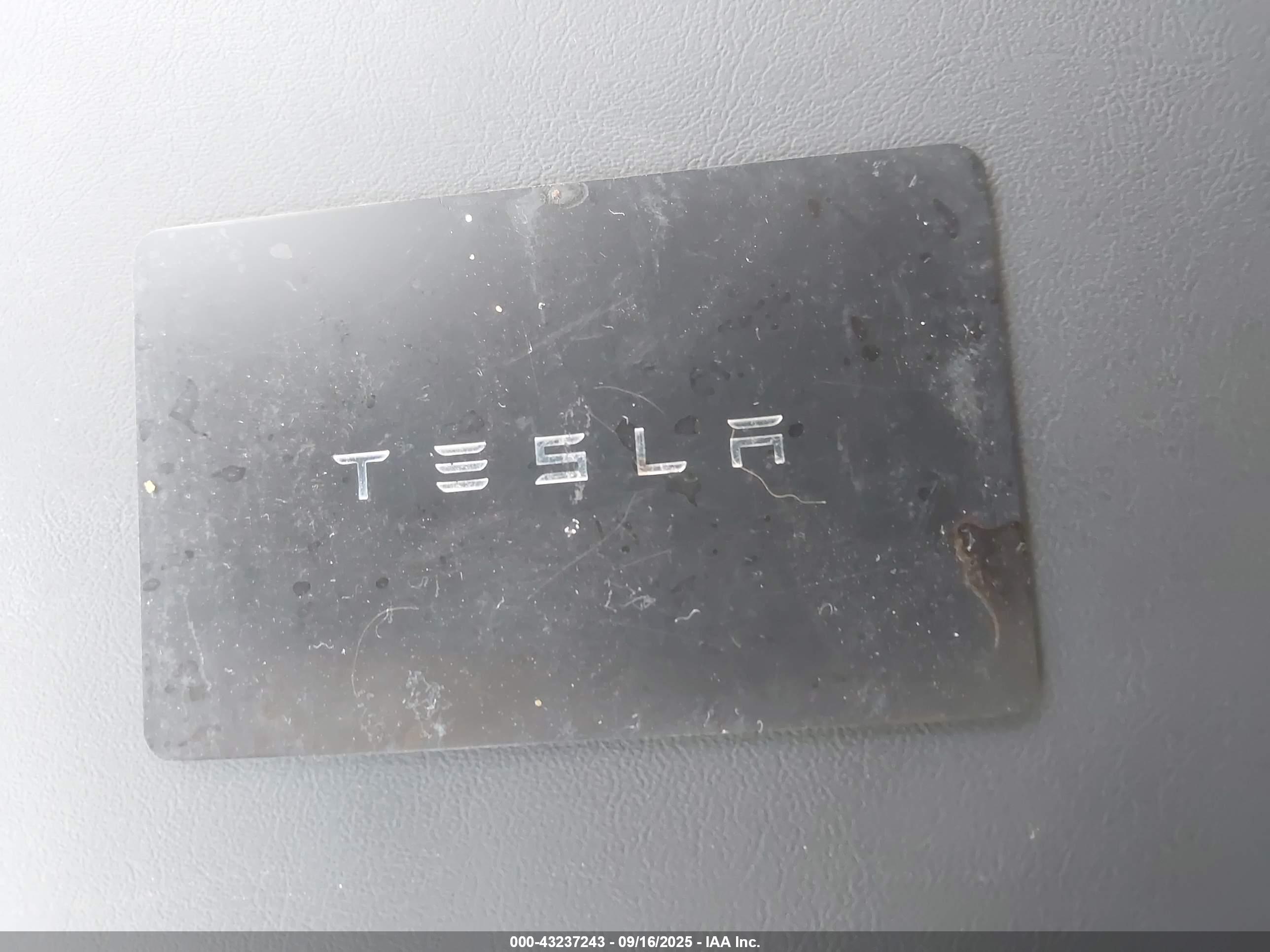 TESLA MODEL image 11
