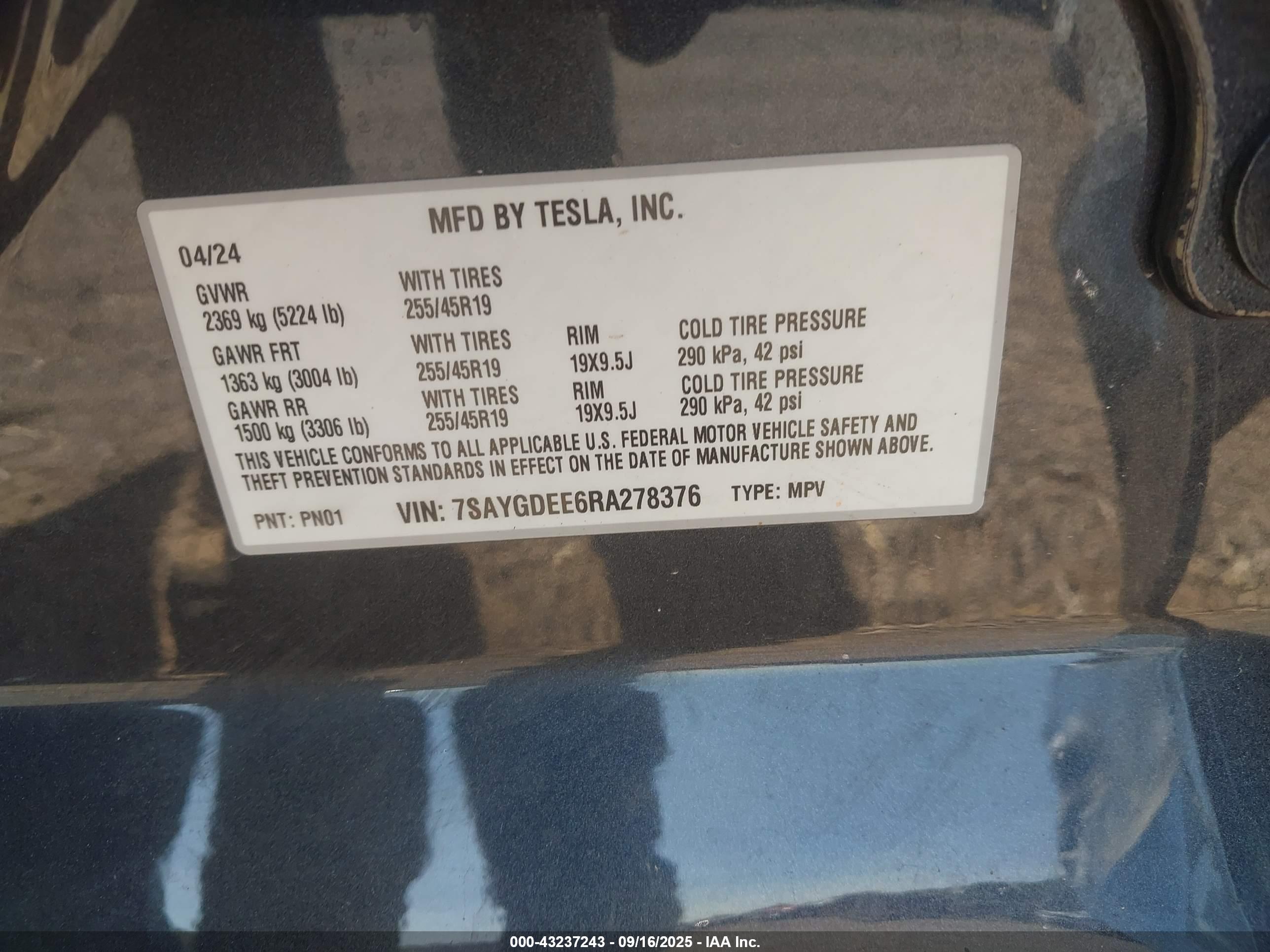 TESLA MODEL image 9