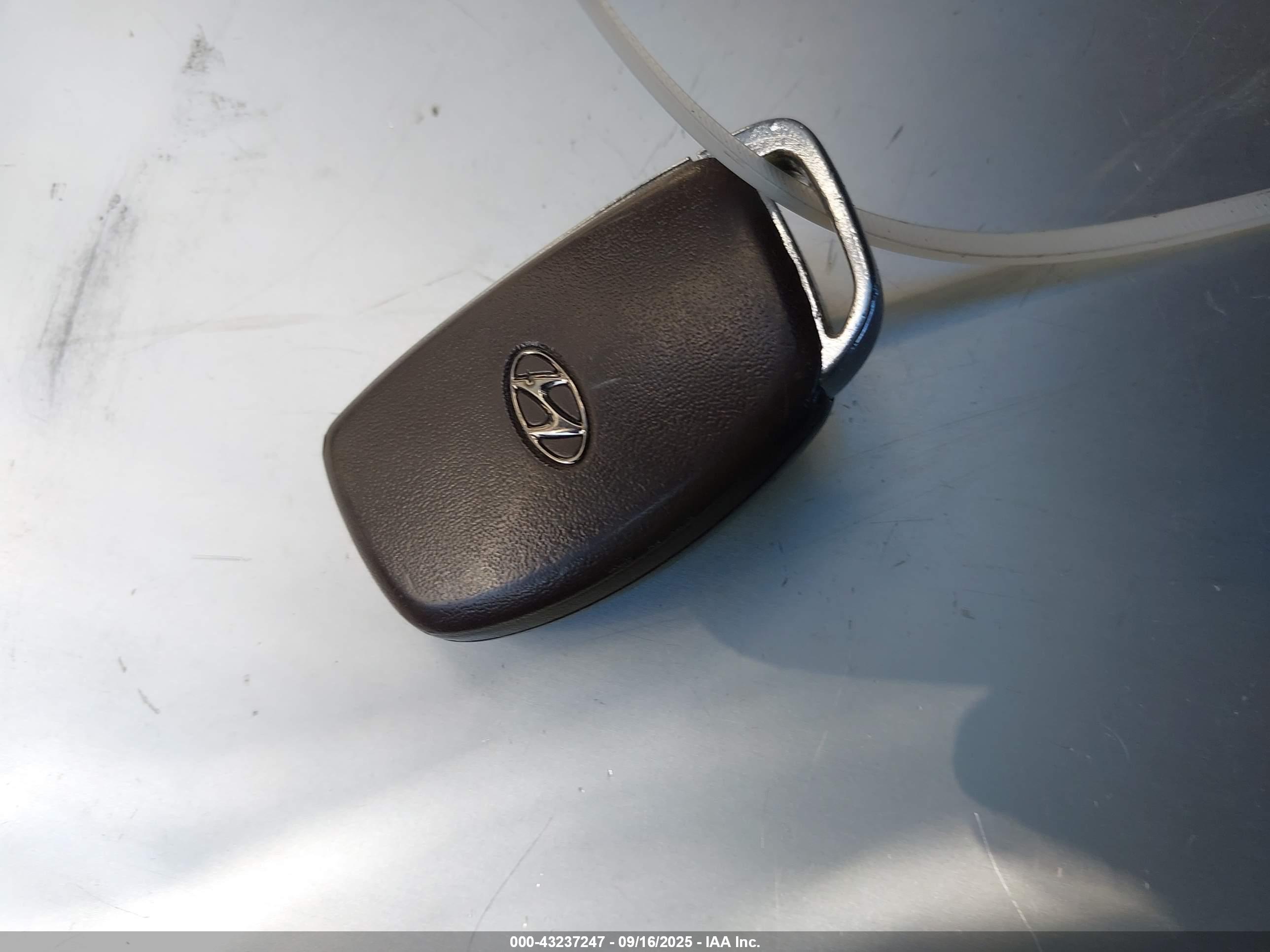 HYUNDAI SONATA image 11