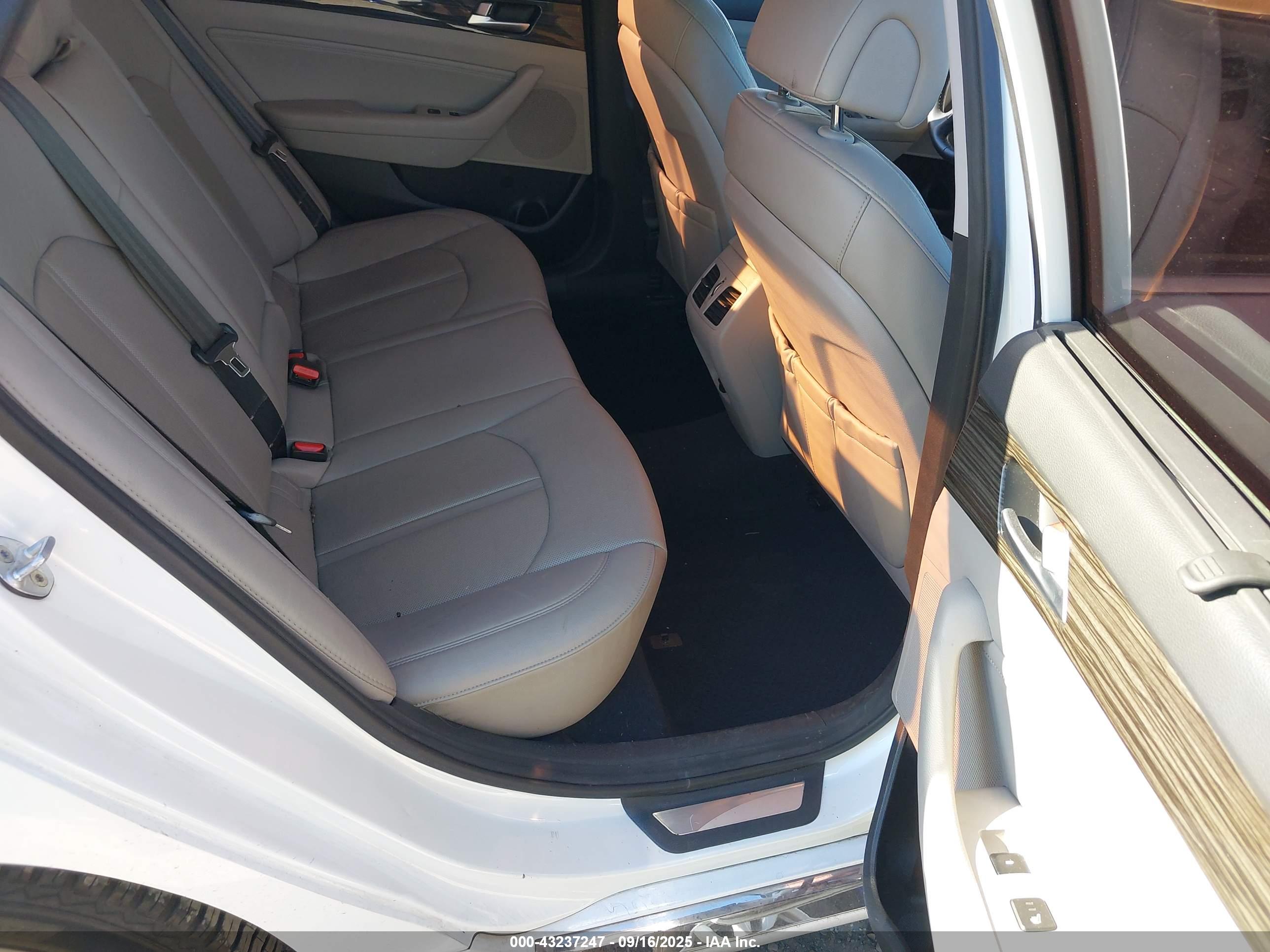 HYUNDAI SONATA image 8