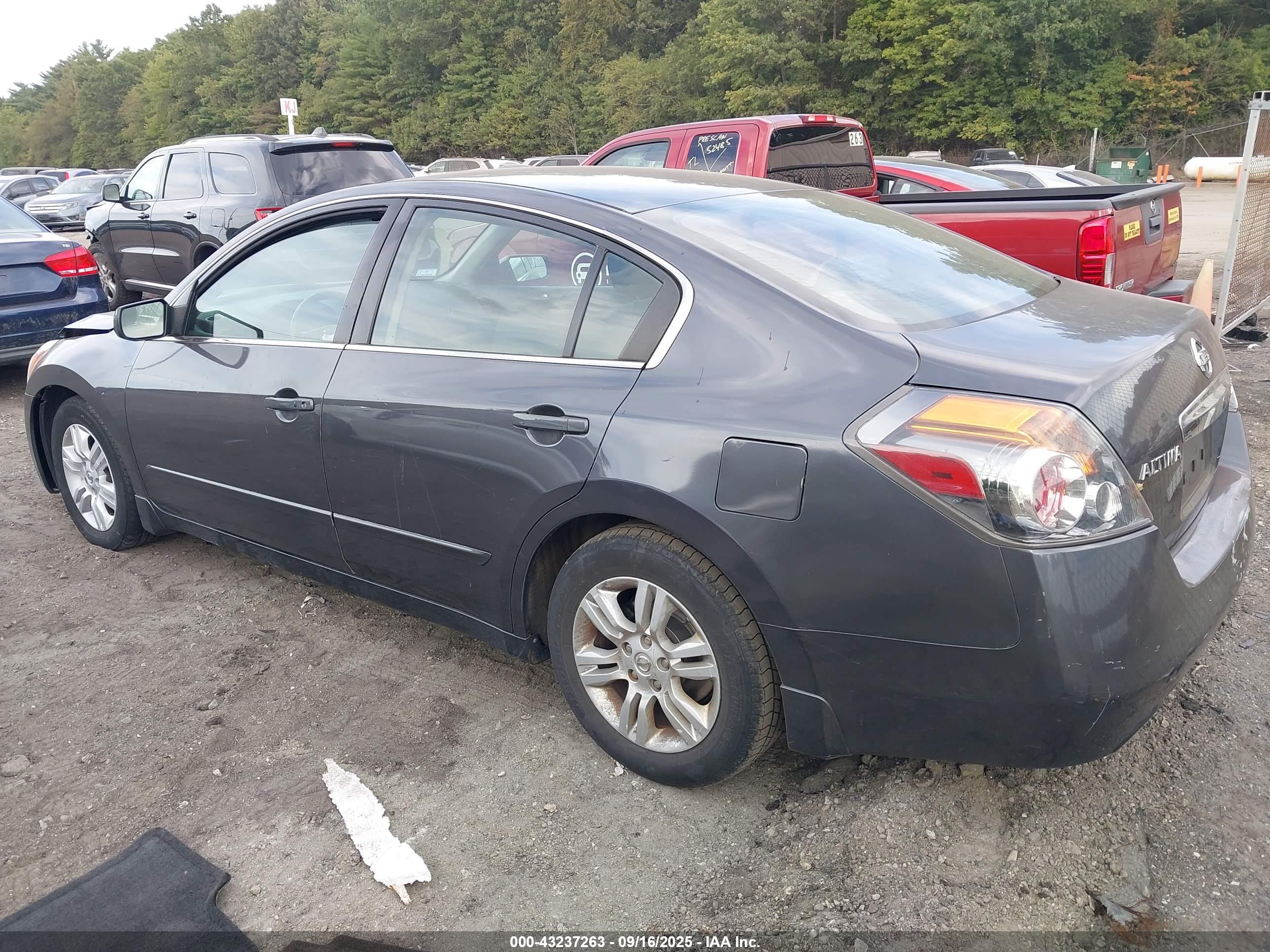 NISSAN ALTIMA image 3