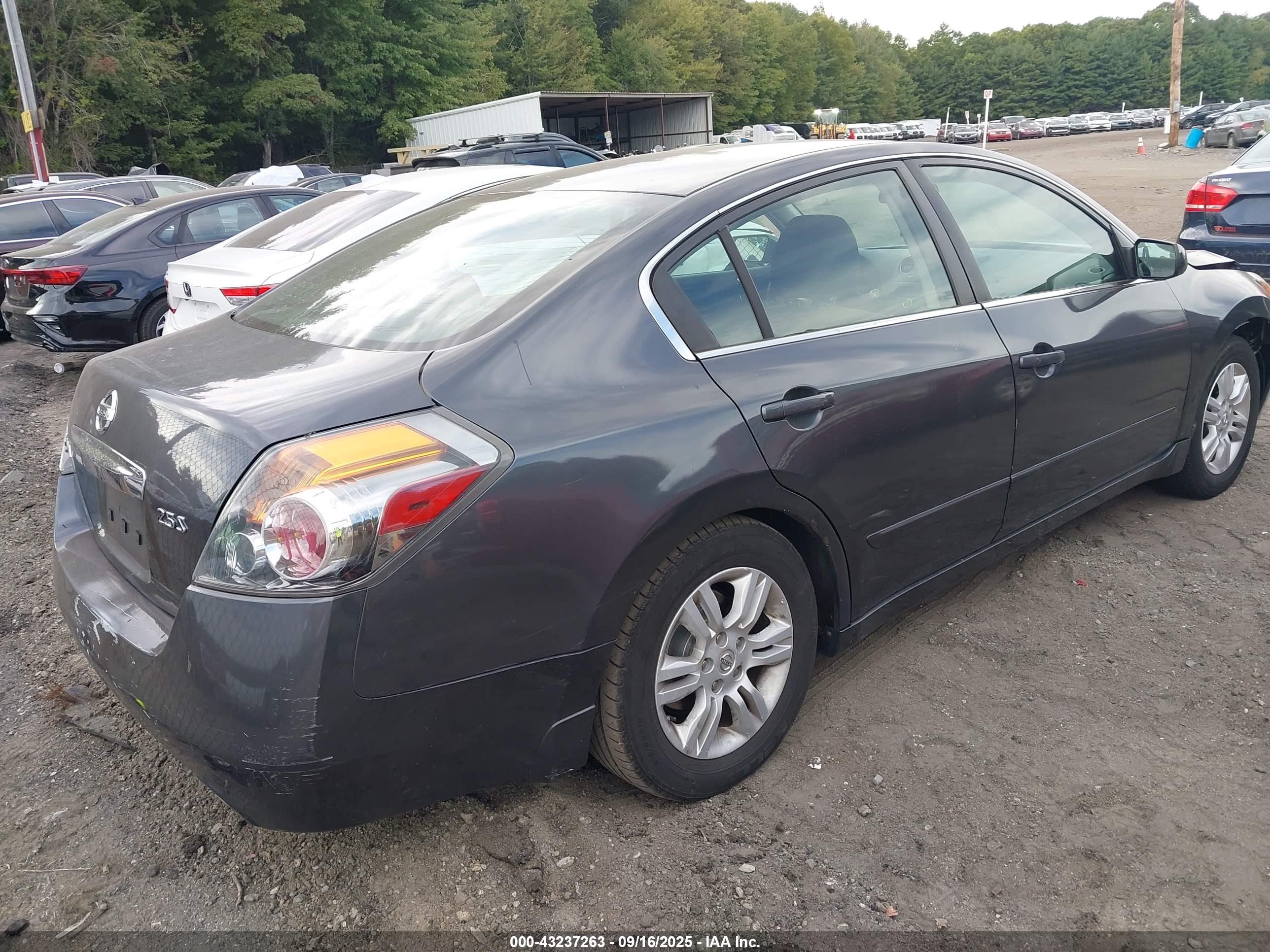 NISSAN ALTIMA image 4