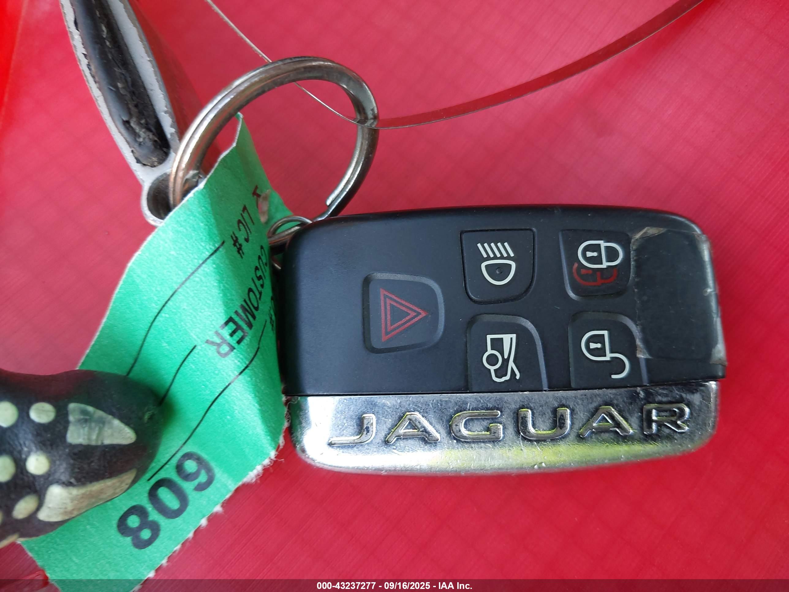 JAGUAR XJ image 11