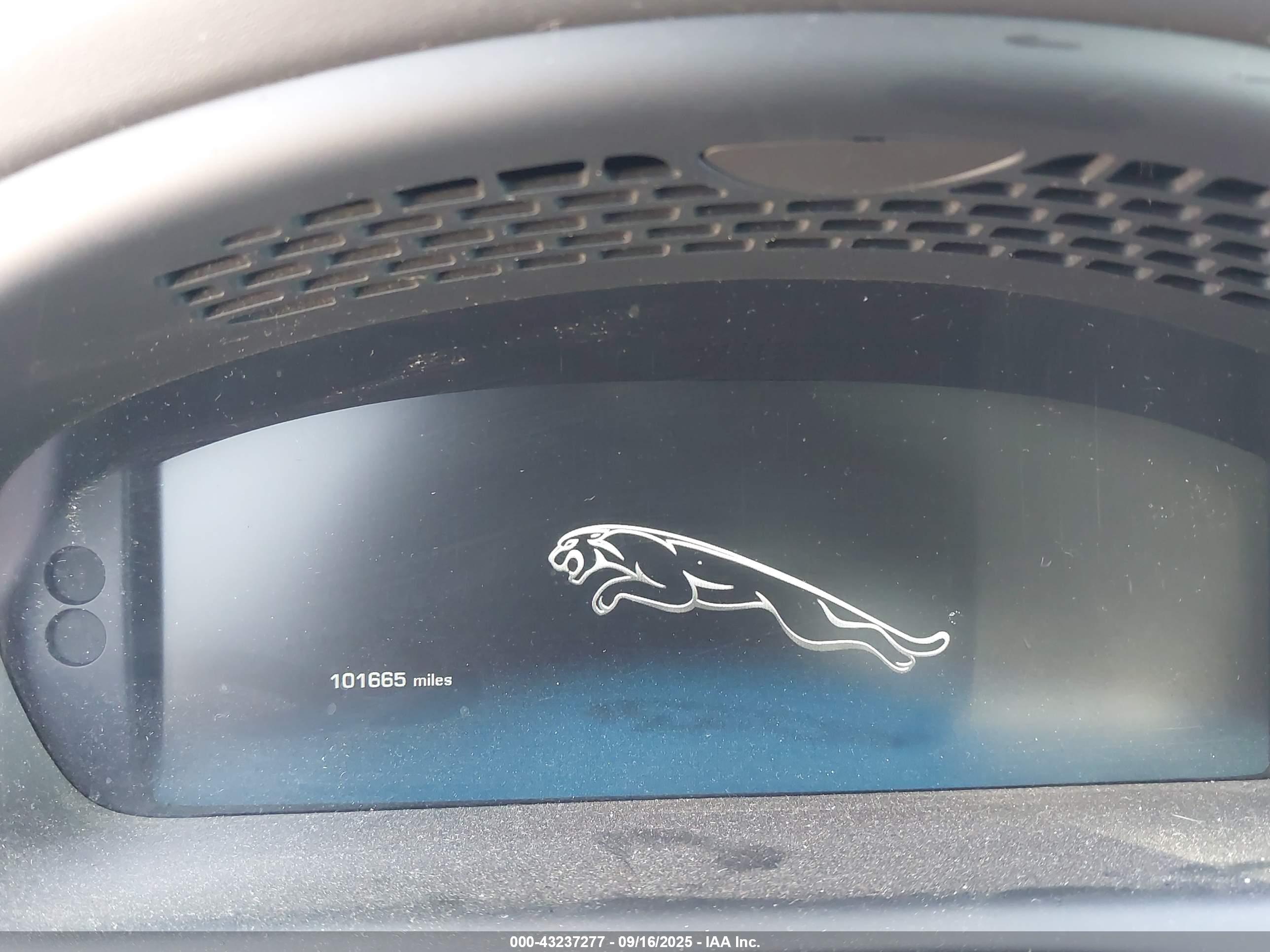 JAGUAR XJ image 7