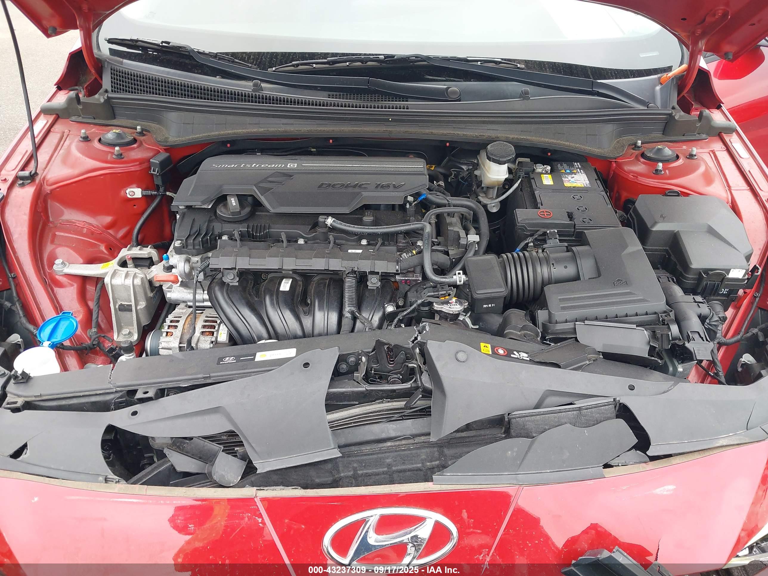 HYUNDAI ELANTRA image 10