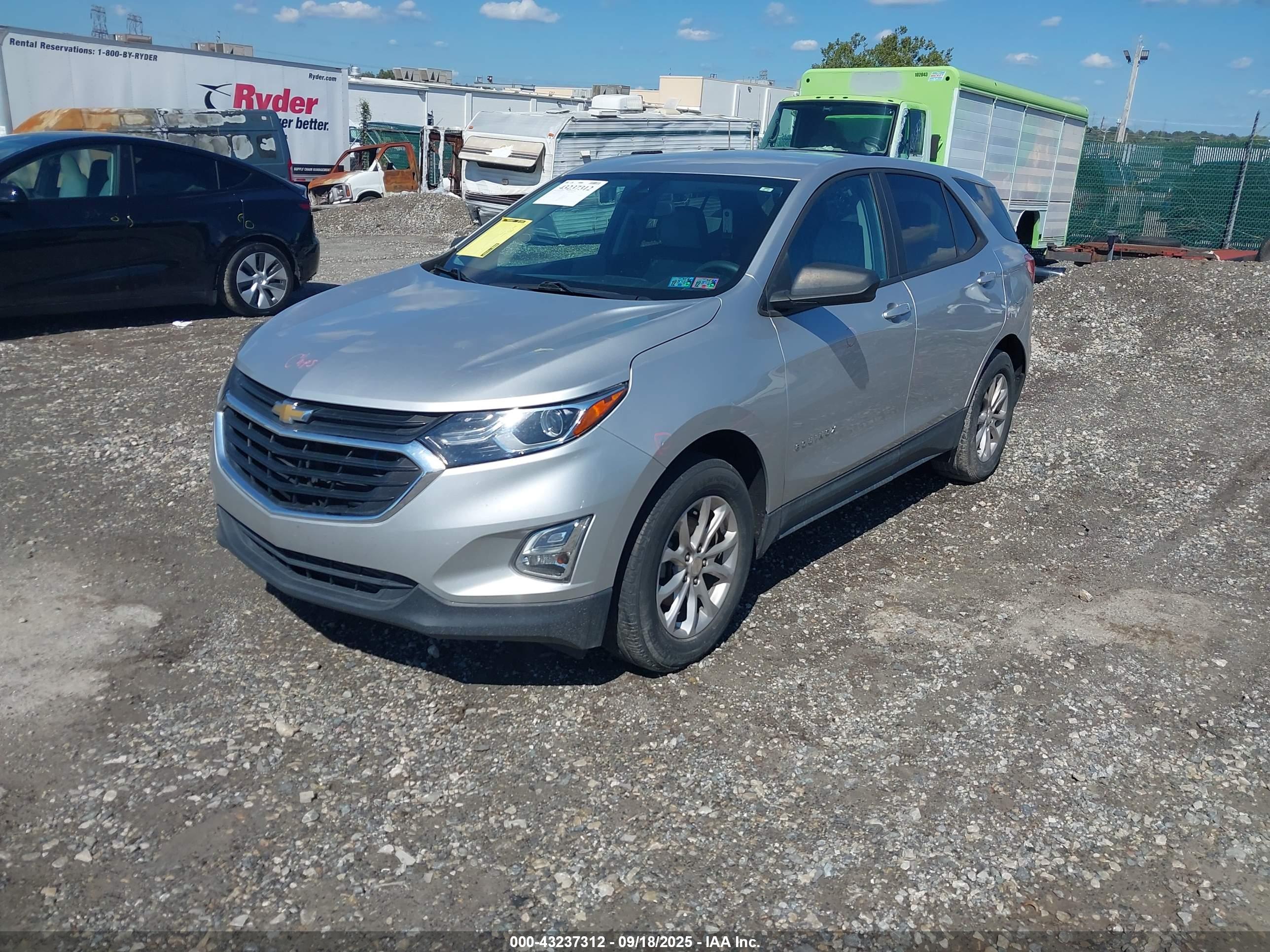 CHEVROLET EQUINOX image 2