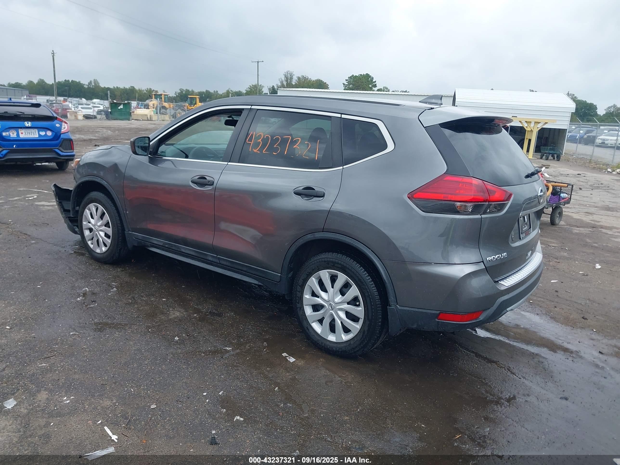 NISSAN ROGUE image 3