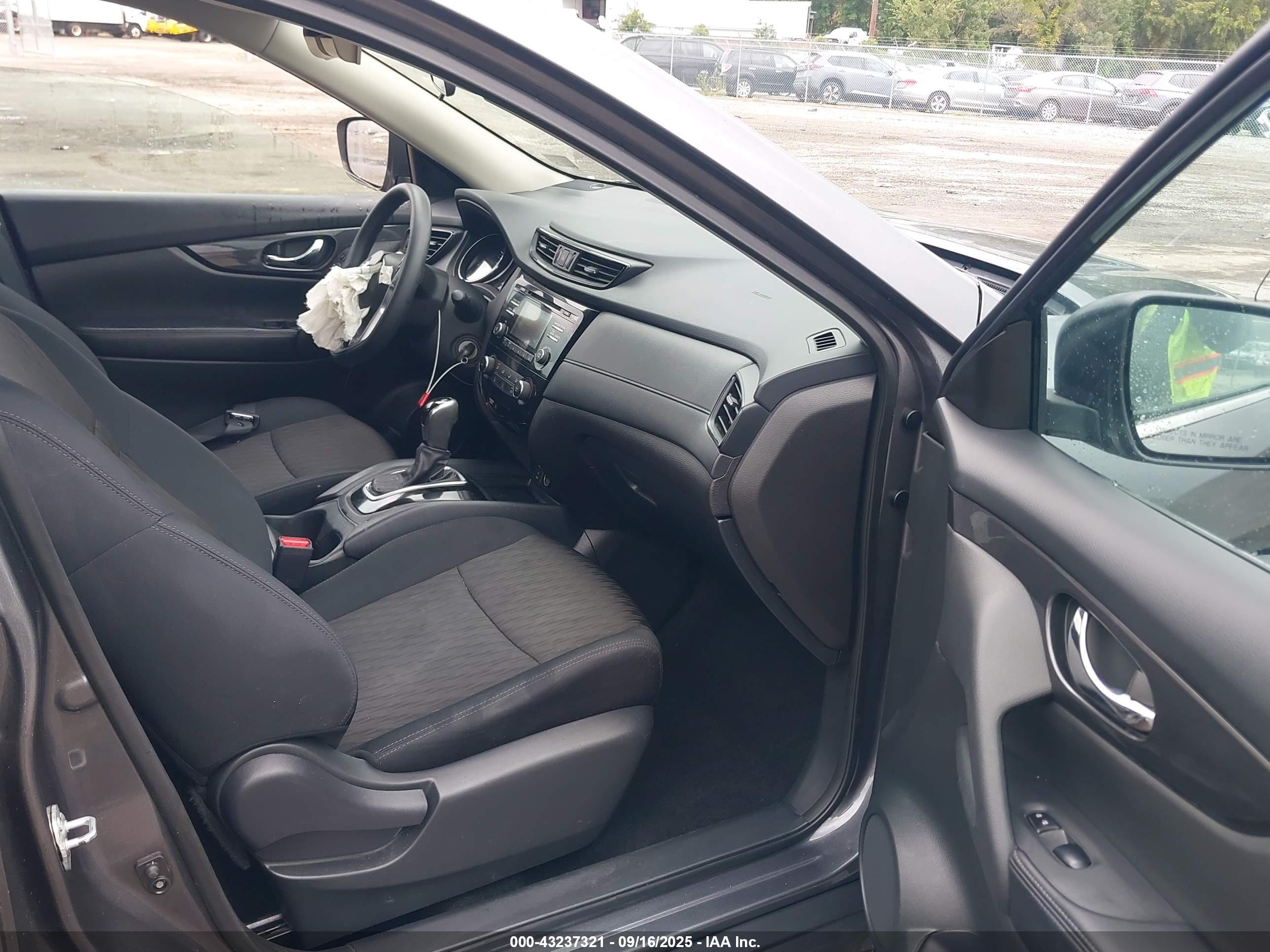 NISSAN ROGUE image 5