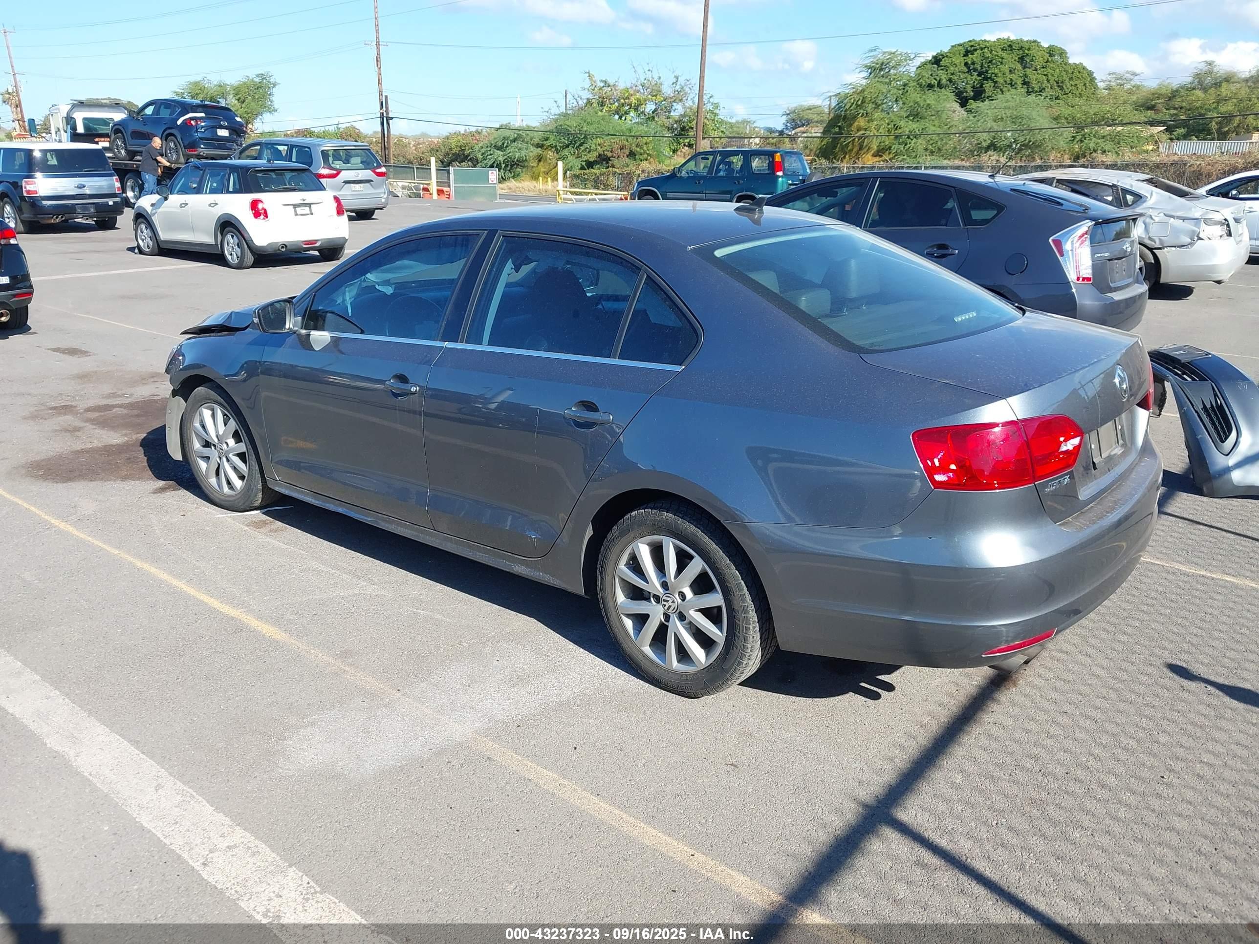 VOLKSWAGEN JETTA image 3