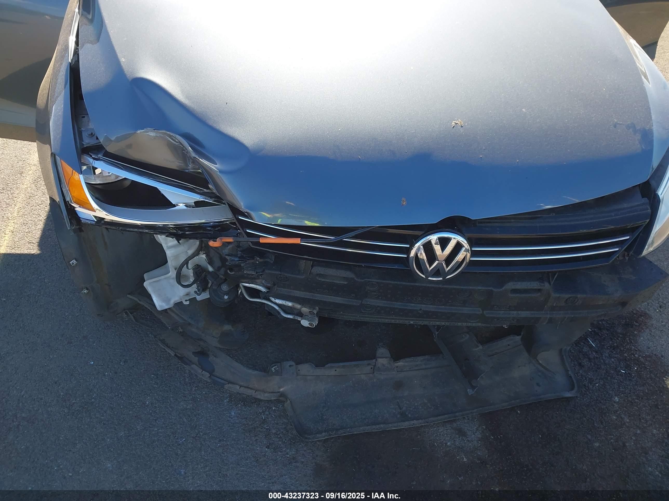 VOLKSWAGEN JETTA image 6