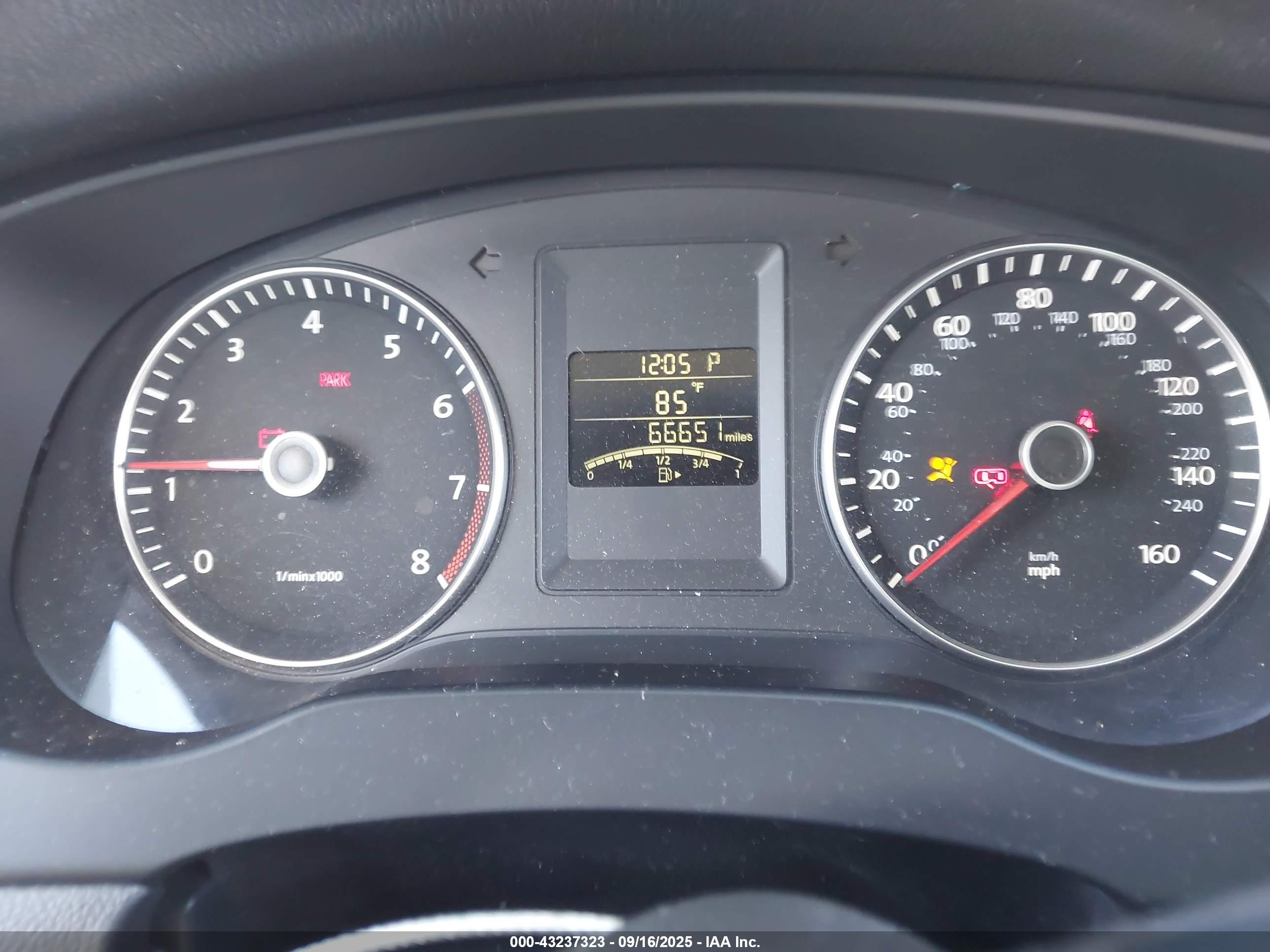 VOLKSWAGEN JETTA image 7