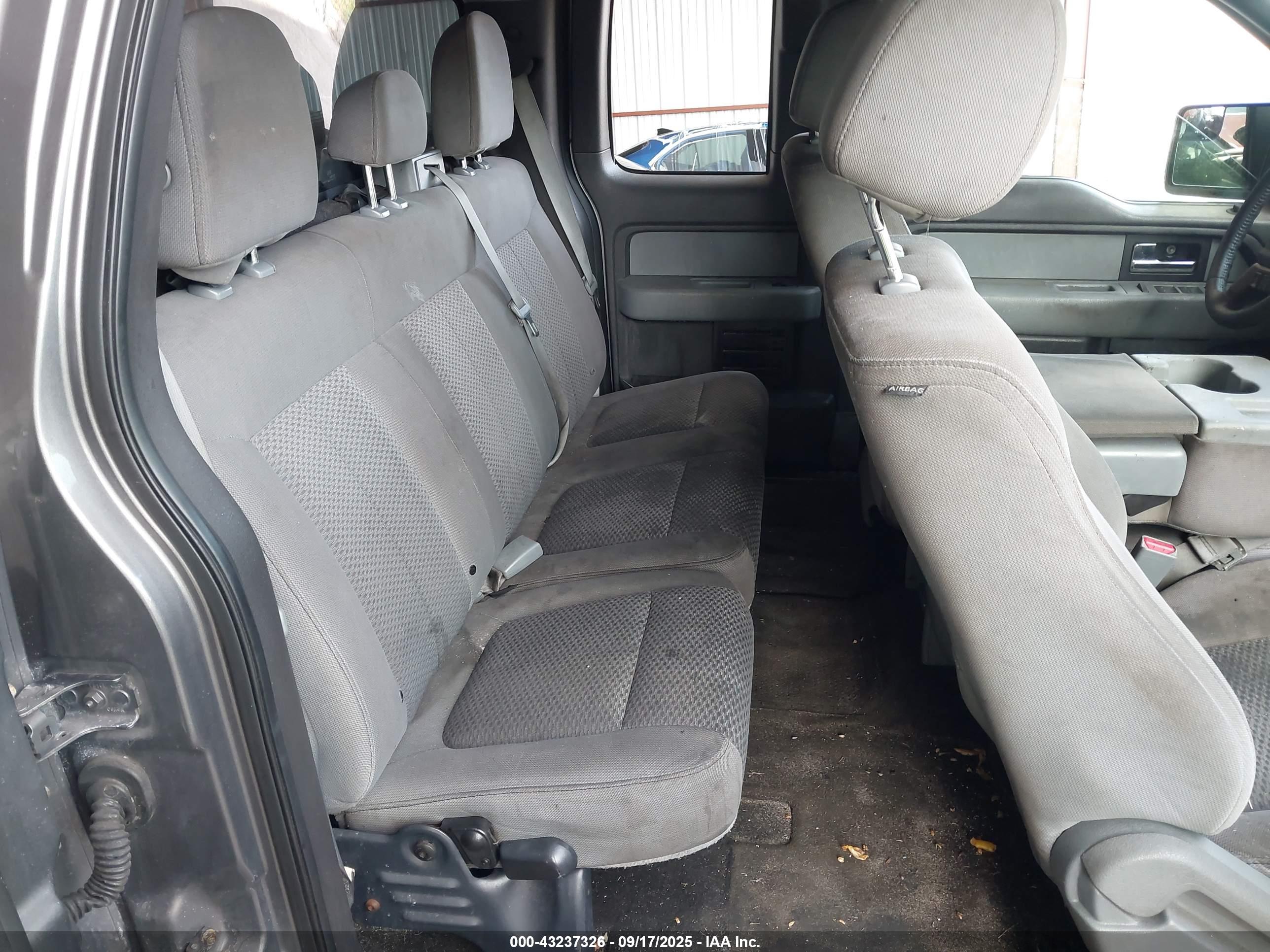 FORD F-150 image 8