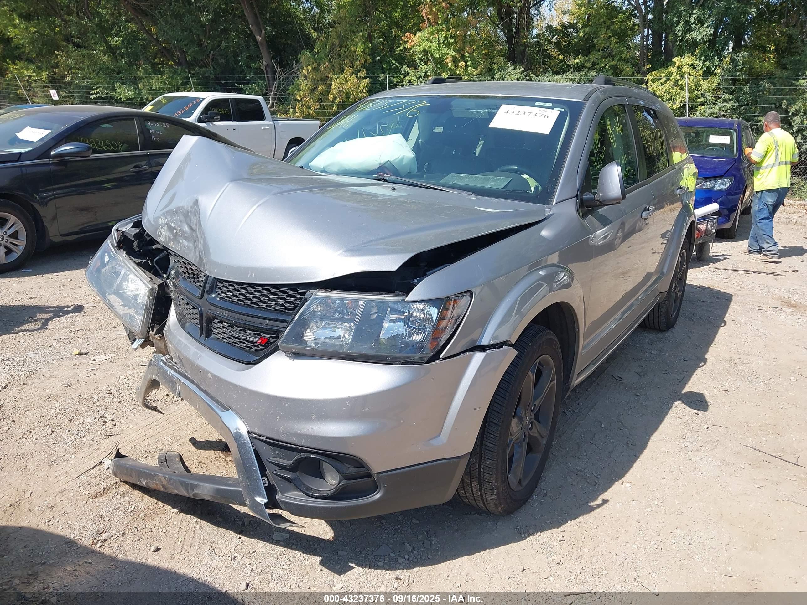 DODGE JOURNEY image 2