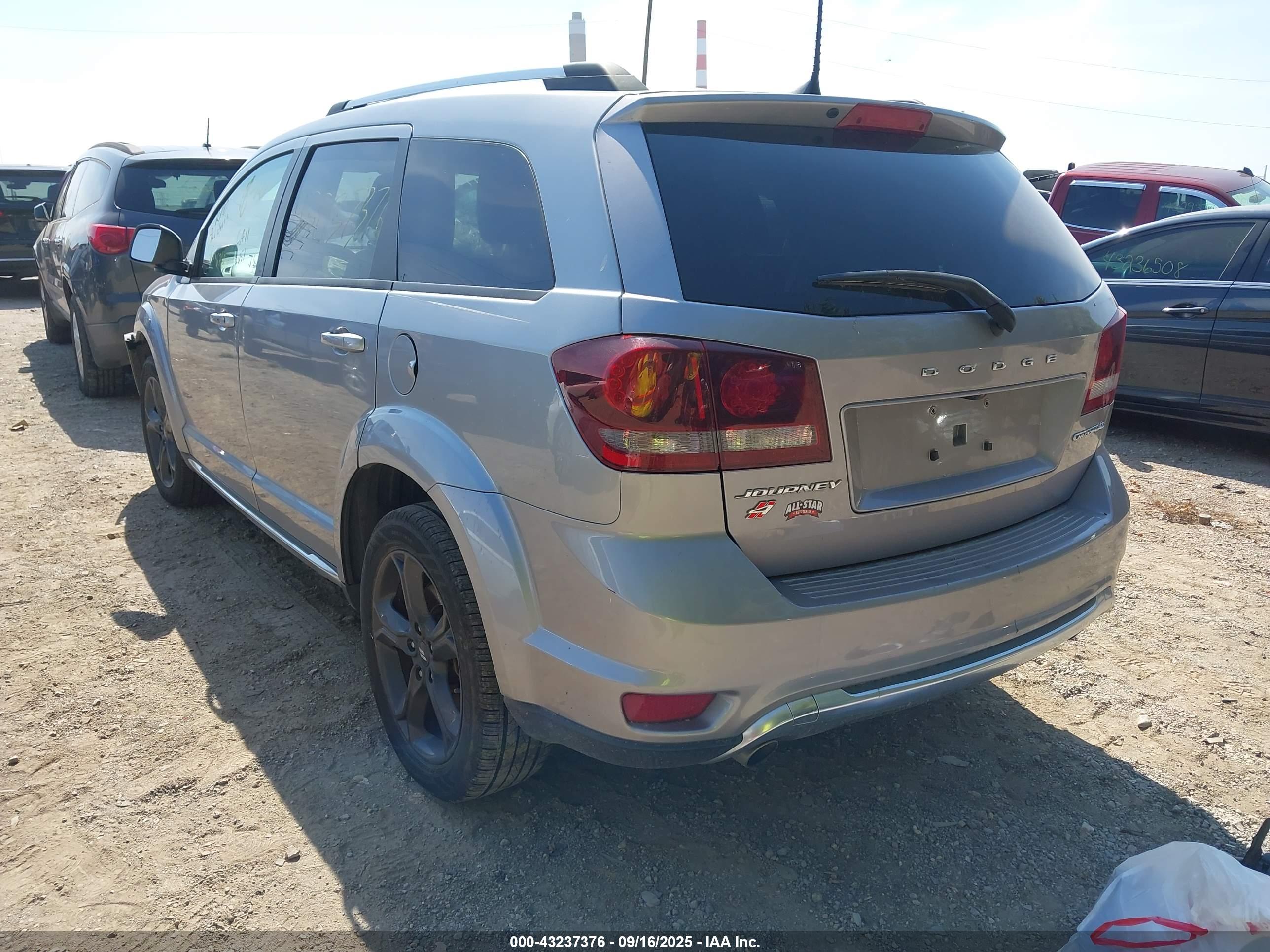 DODGE JOURNEY image 3