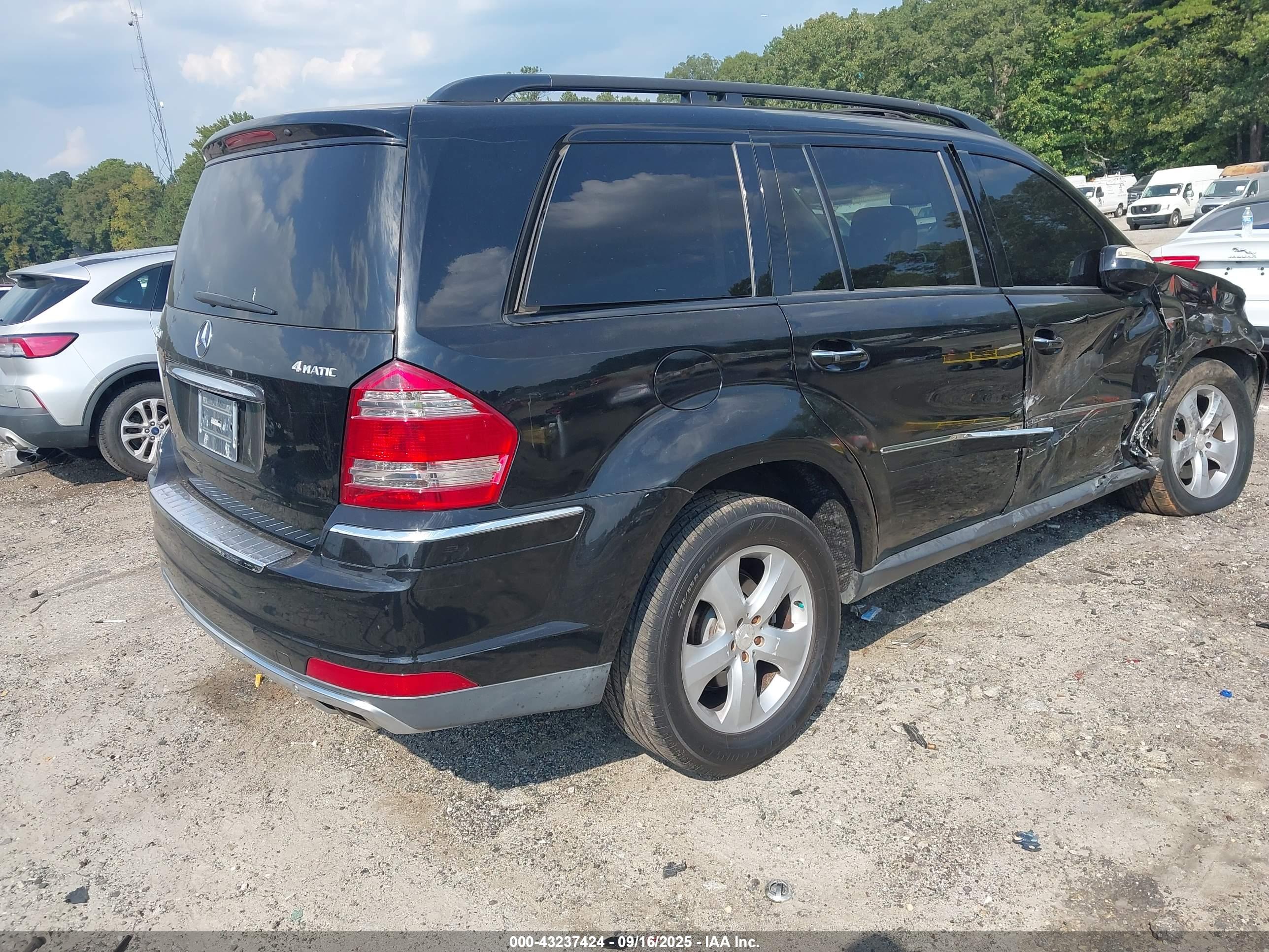 MERCEDES-BENZ GL image 4