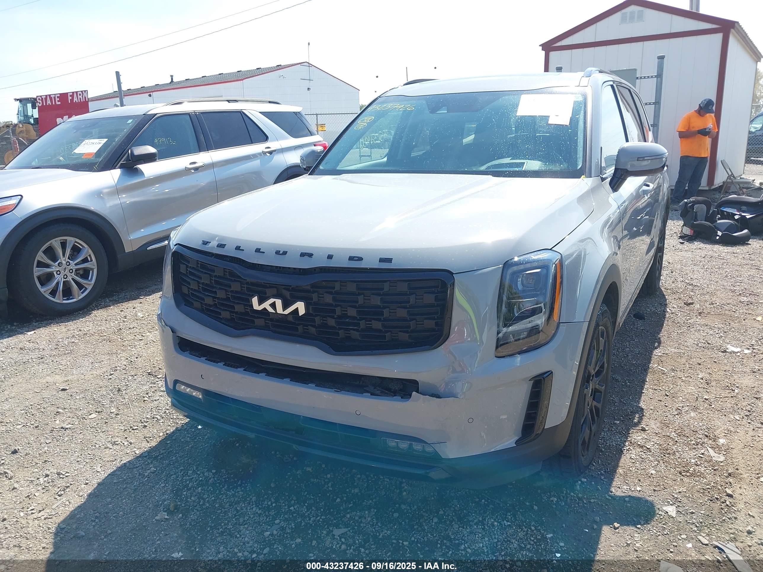 KIA TELLURIDE image 6