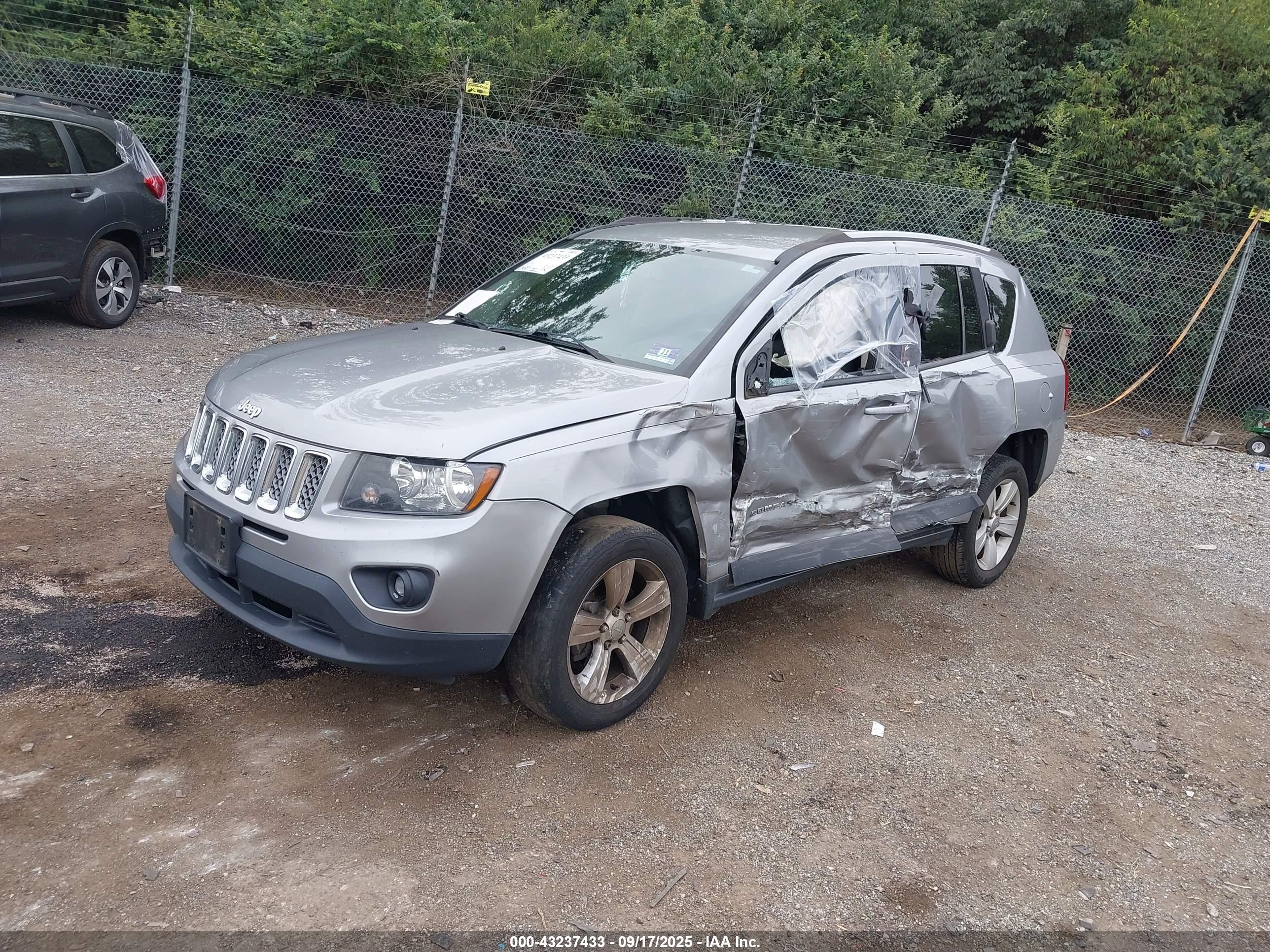 JEEP COMPASS image 2