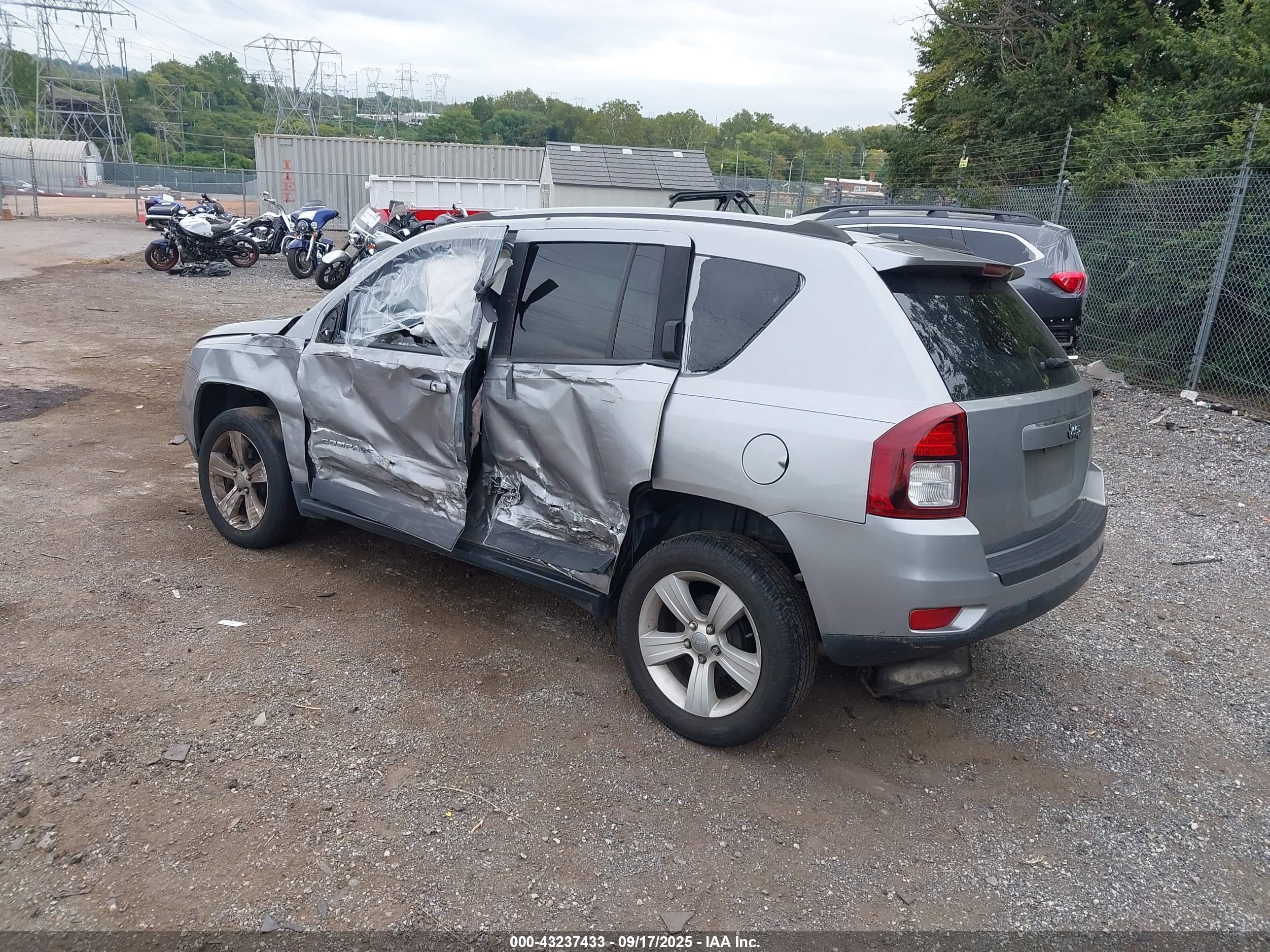 JEEP COMPASS image 3
