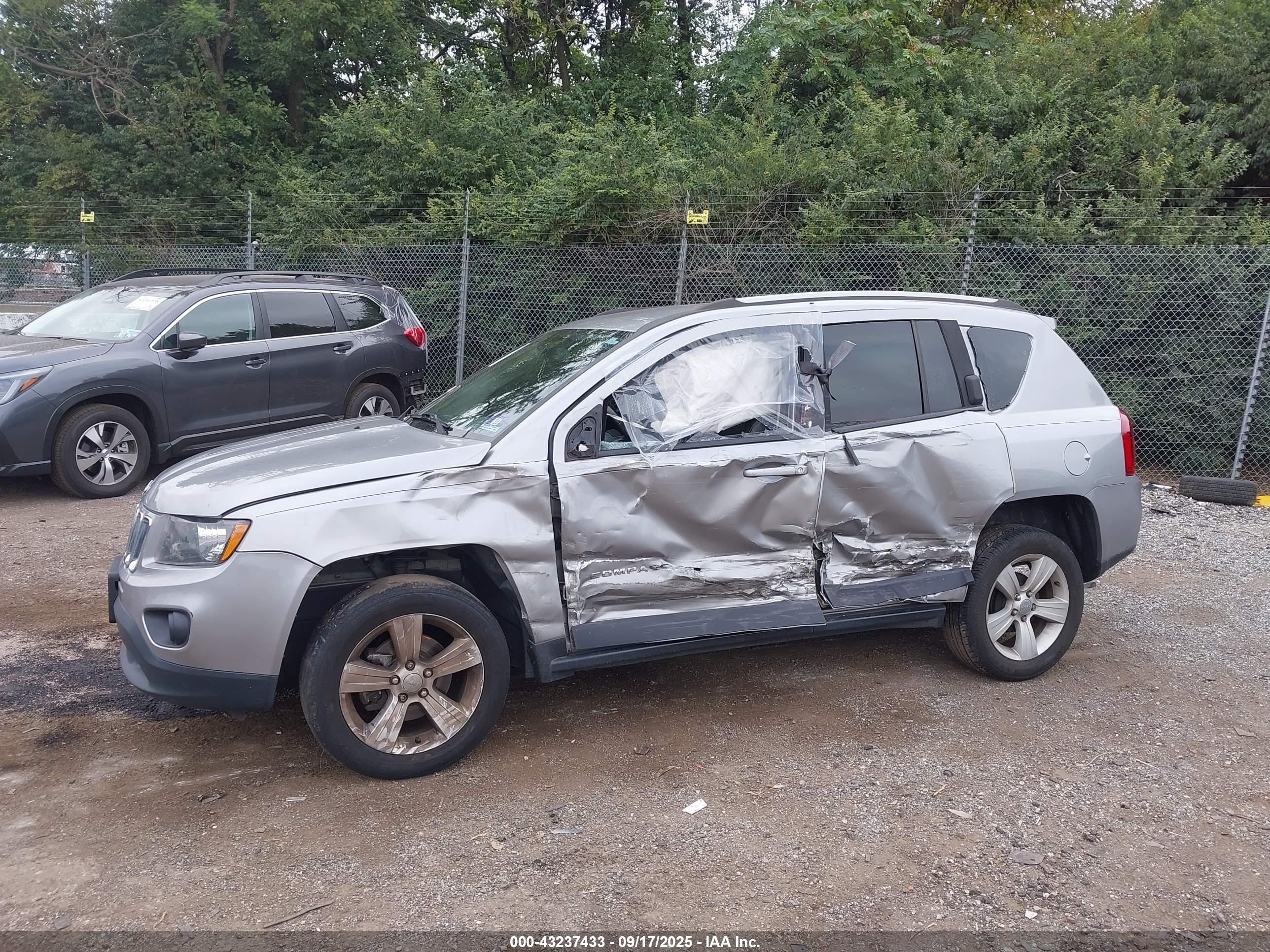 JEEP COMPASS image 6