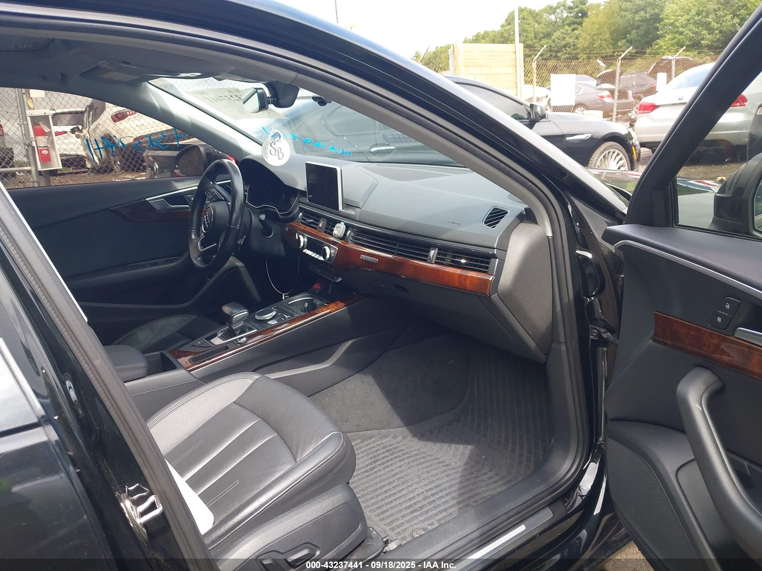 AUDI A4 image 5