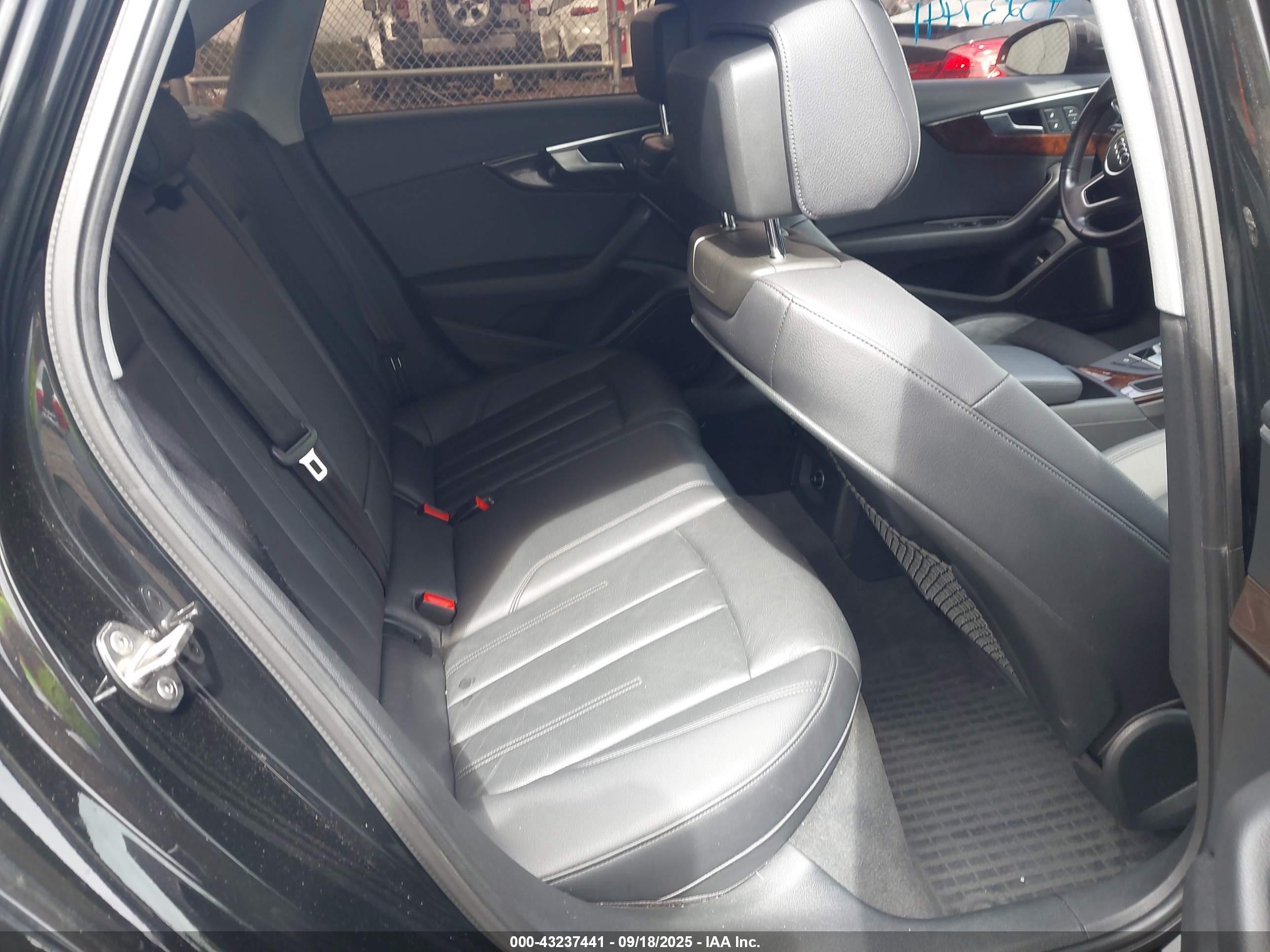 AUDI A4 image 8