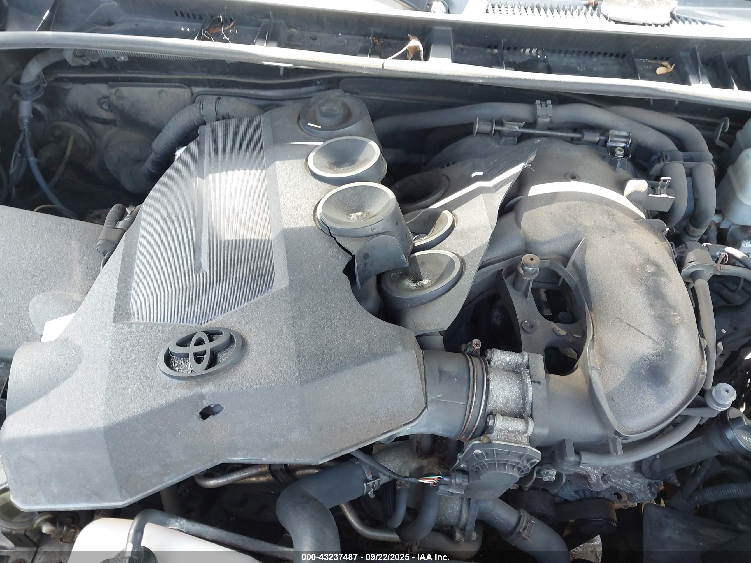TOYOTA 4RUNNER image 10