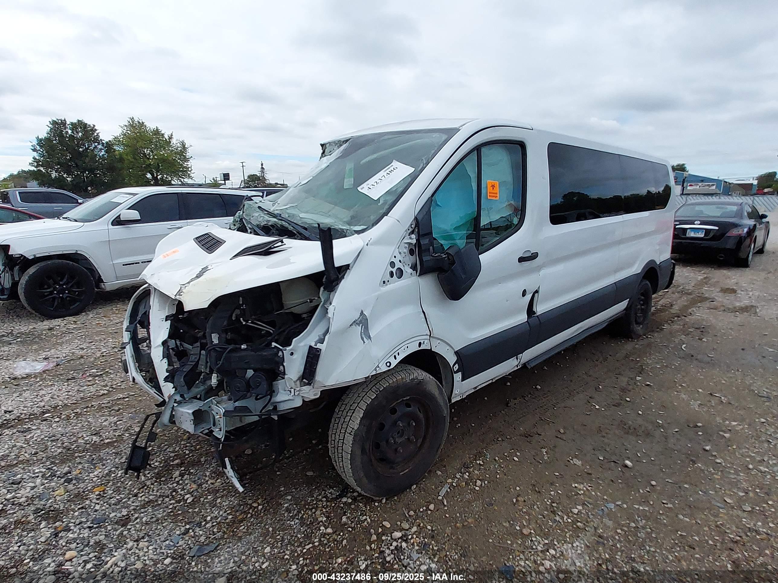 FORD TRANSIT-350 image 2