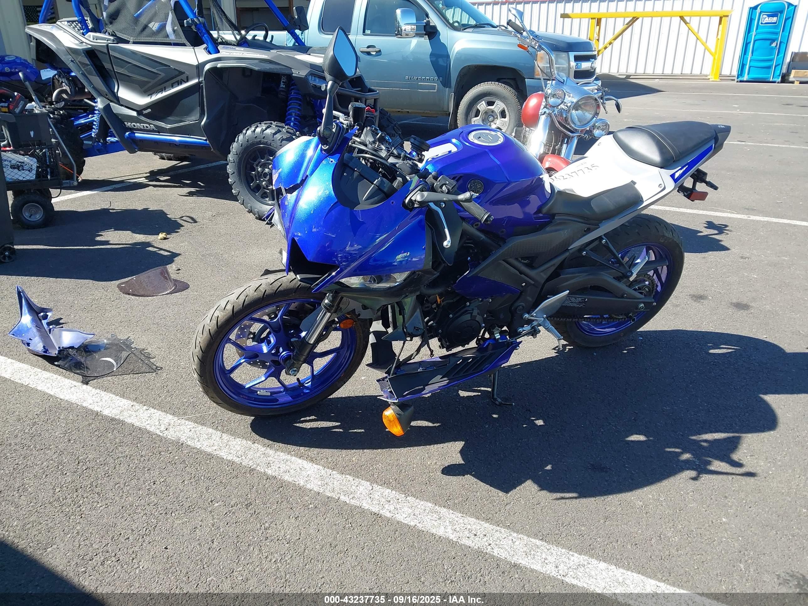 YAMAHA YZFR3 image 2