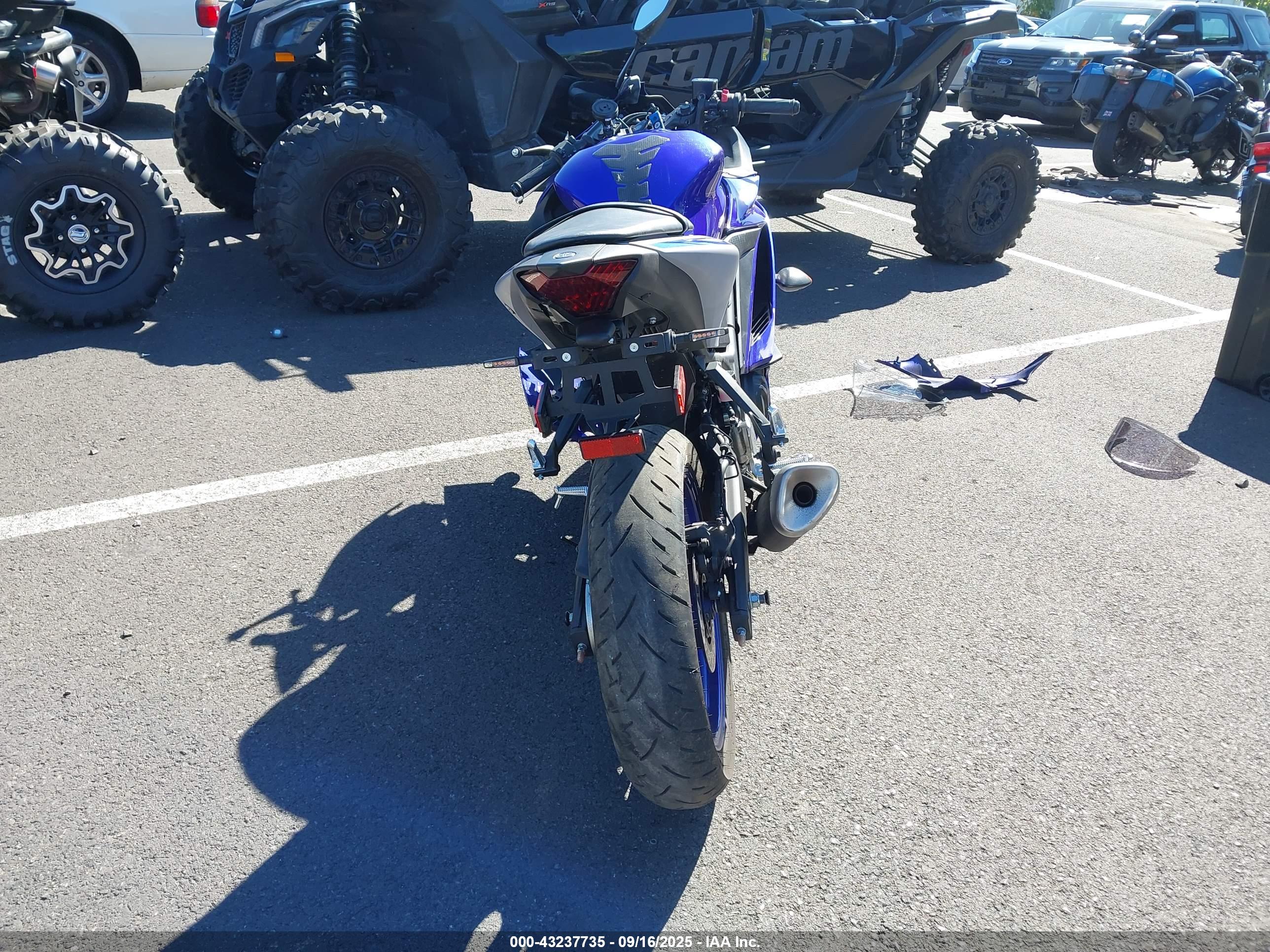 YAMAHA YZFR3 image 6