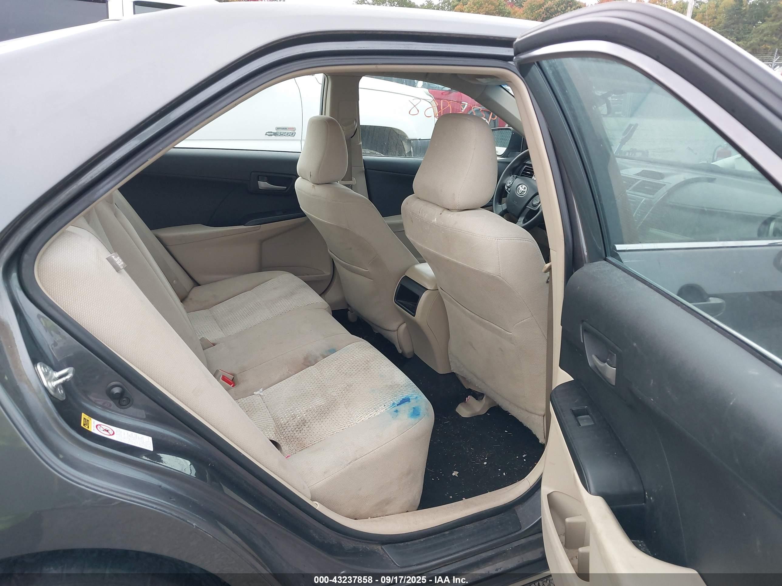 TOYOTA CAMRY image 8