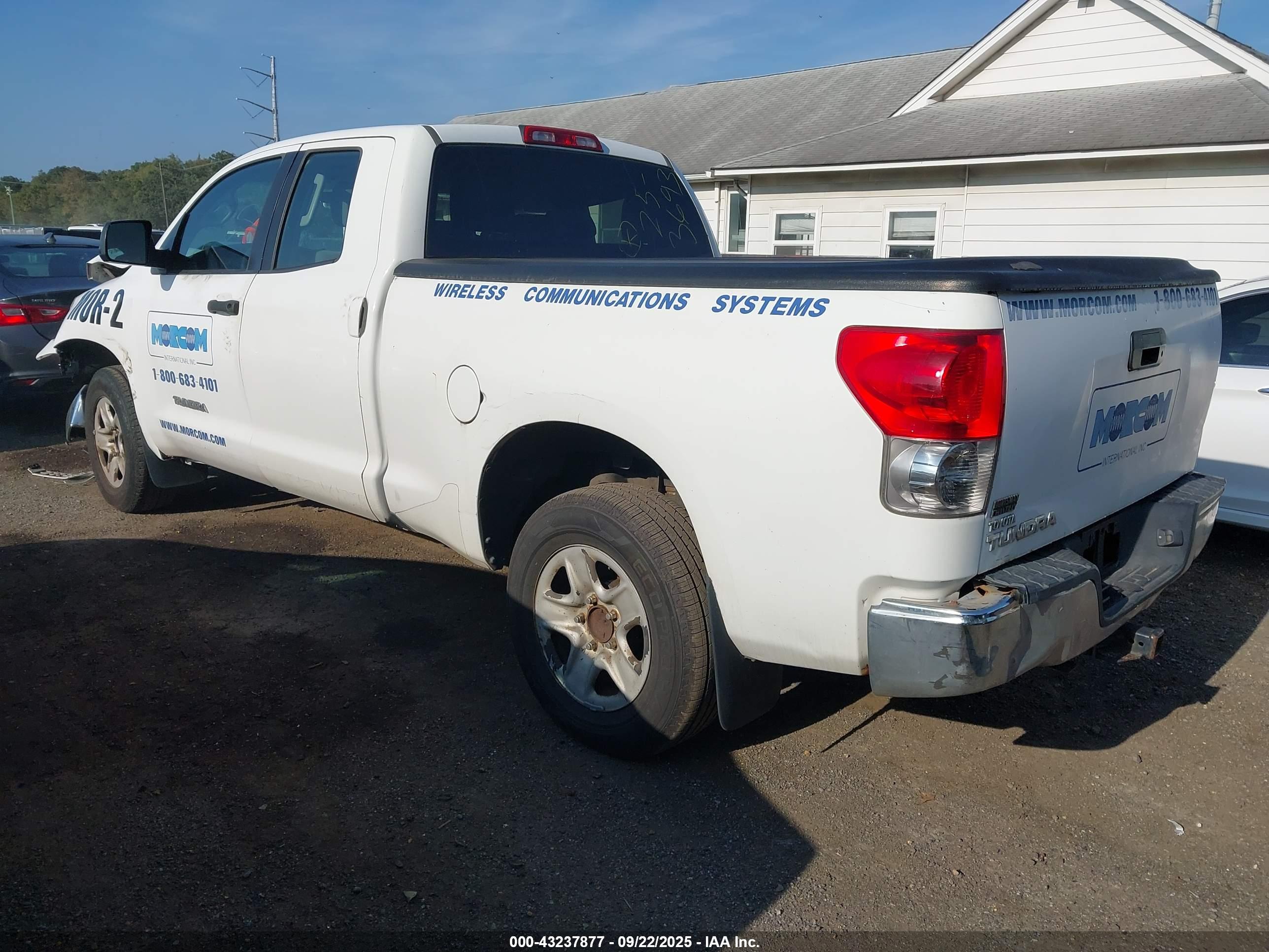TOYOTA TUNDRA image 3