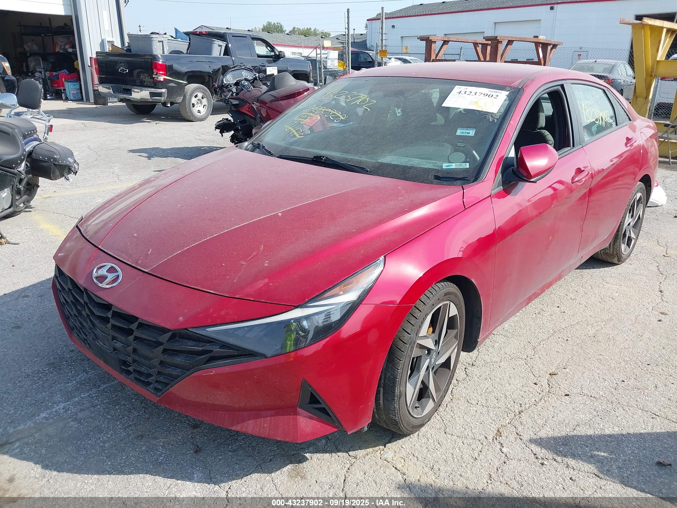HYUNDAI ELANTRA image 2