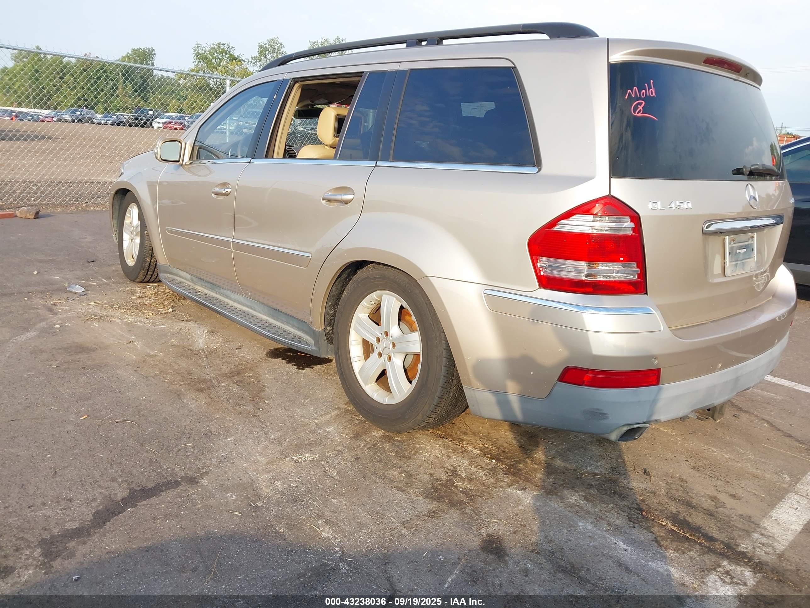 MERCEDES-BENZ GL image 3