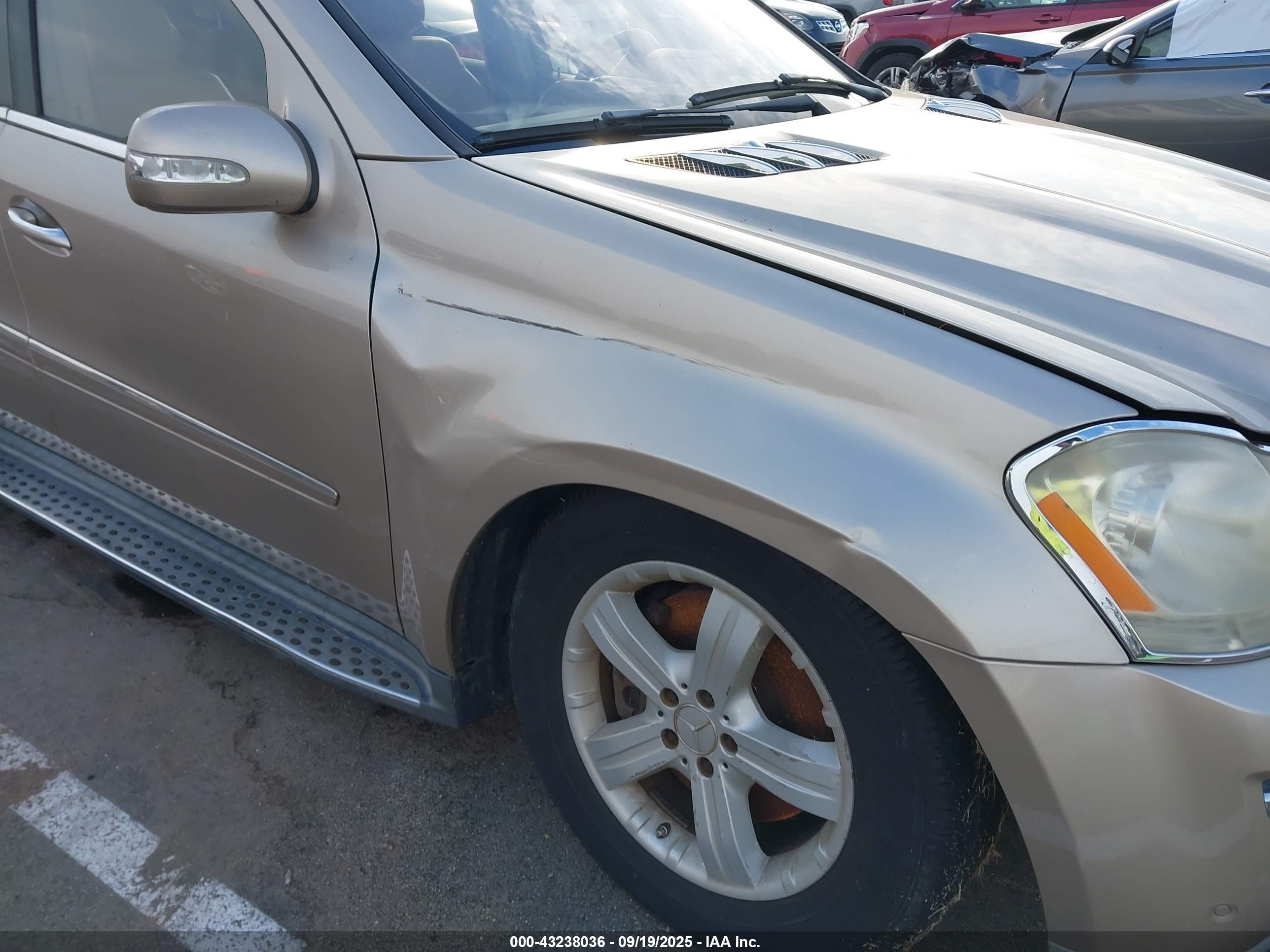 MERCEDES-BENZ GL image 6