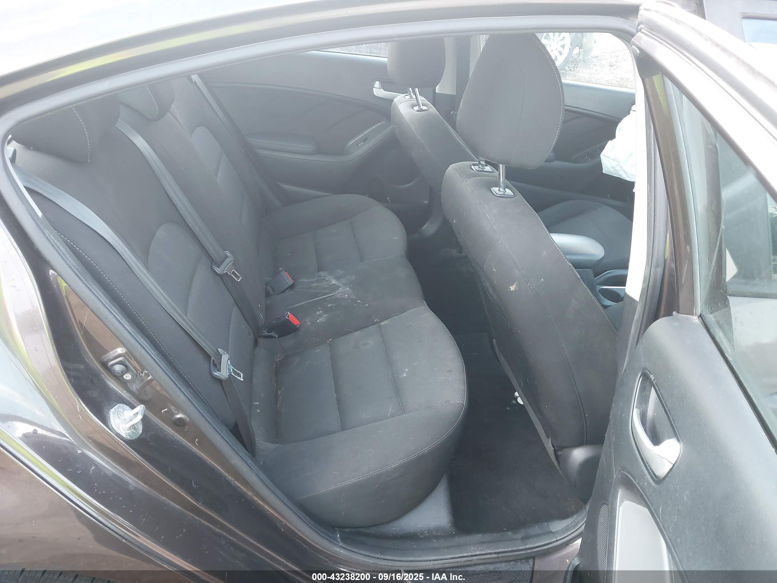 KIA FORTE image 8