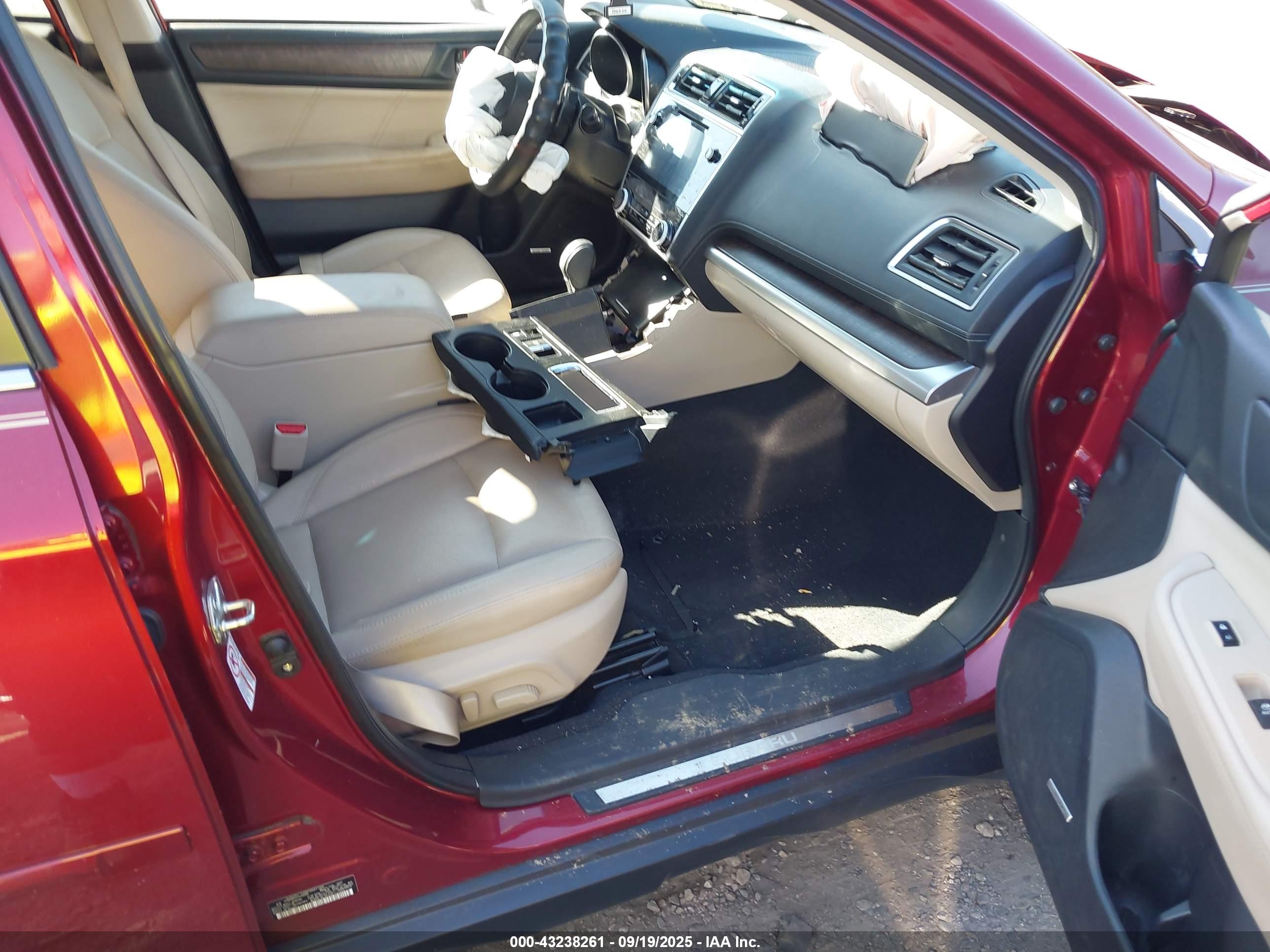 SUBARU OUTBACK image 5