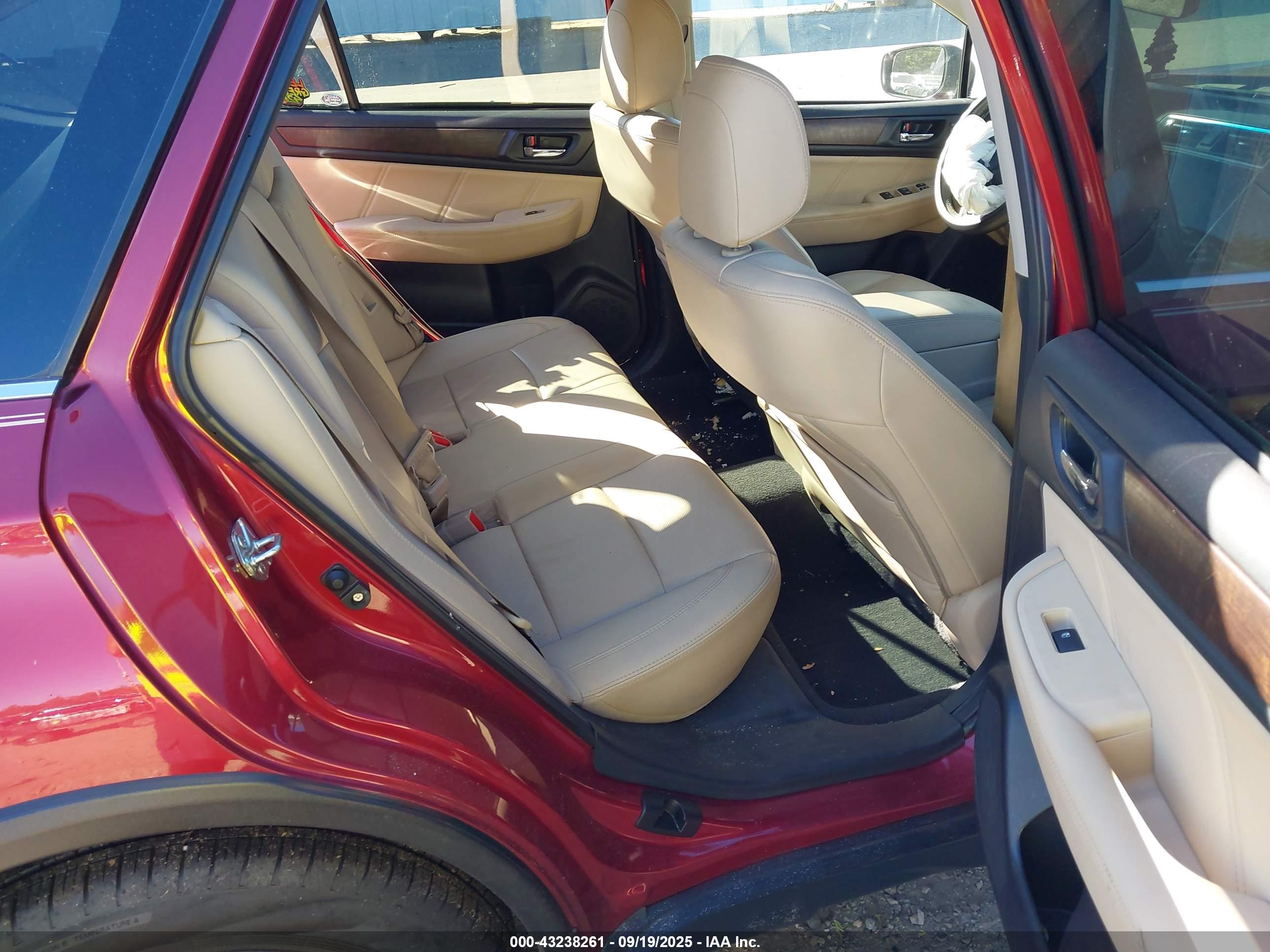 SUBARU OUTBACK image 8
