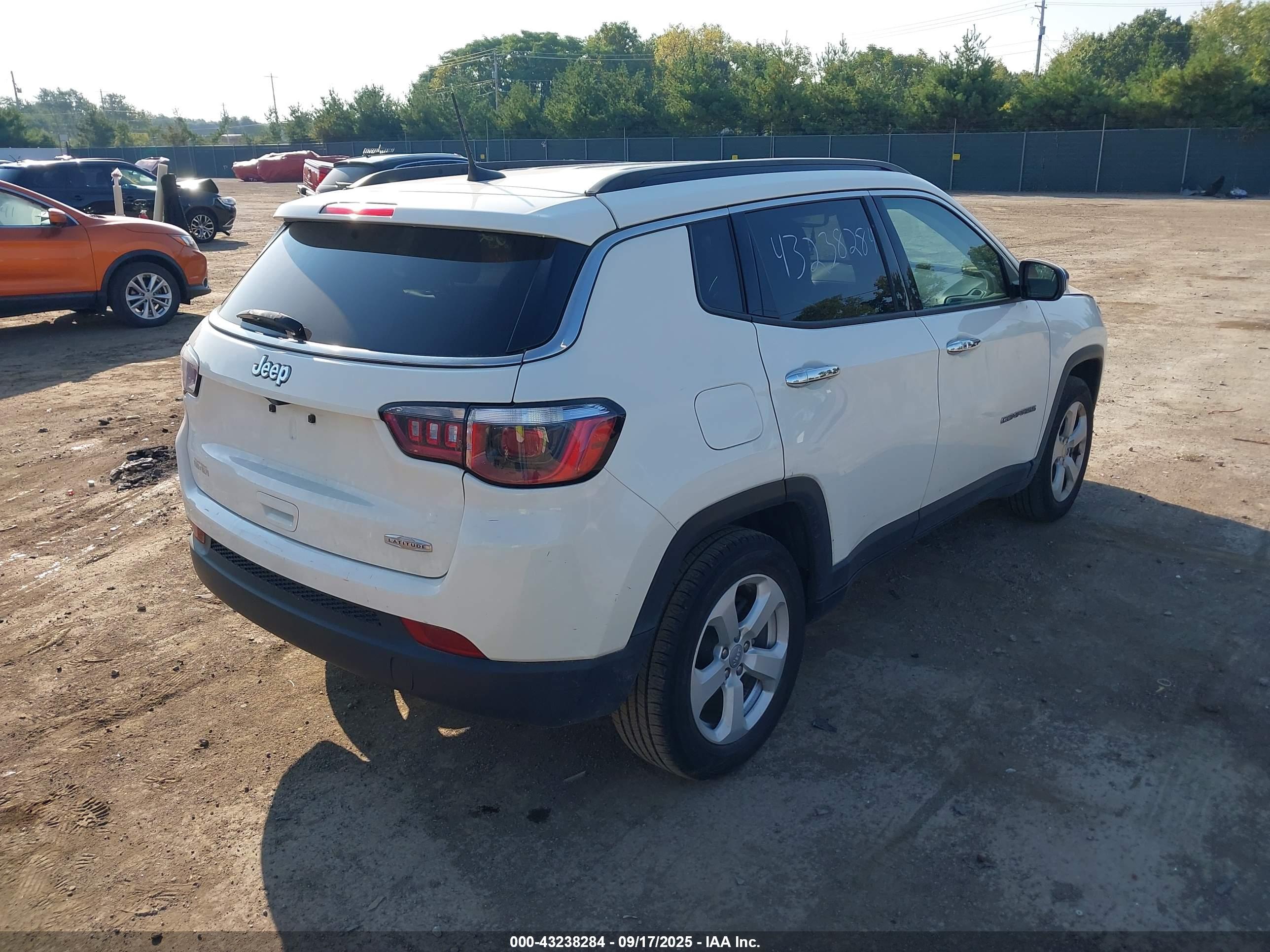 JEEP COMPASS image 4