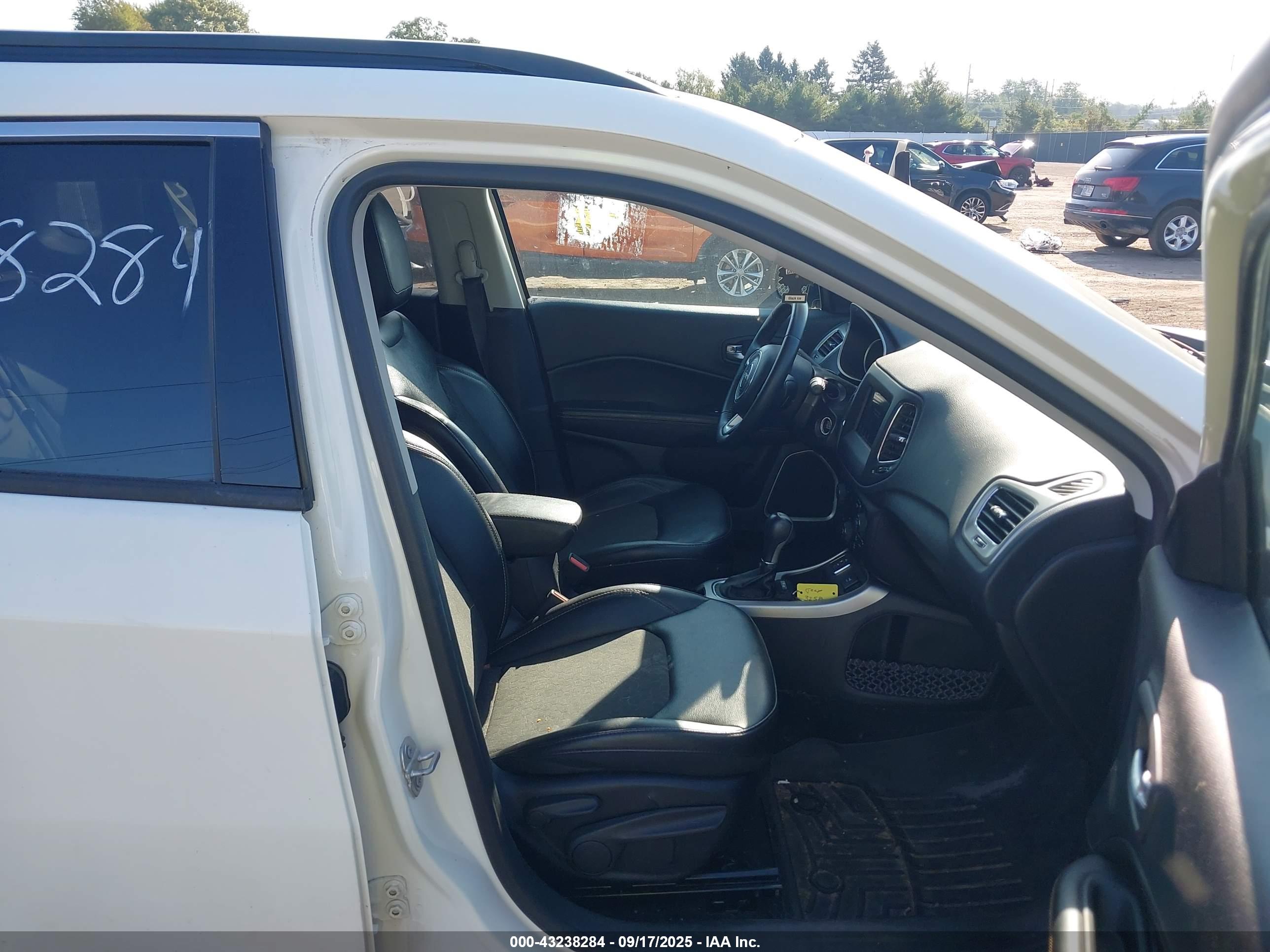 JEEP COMPASS image 5