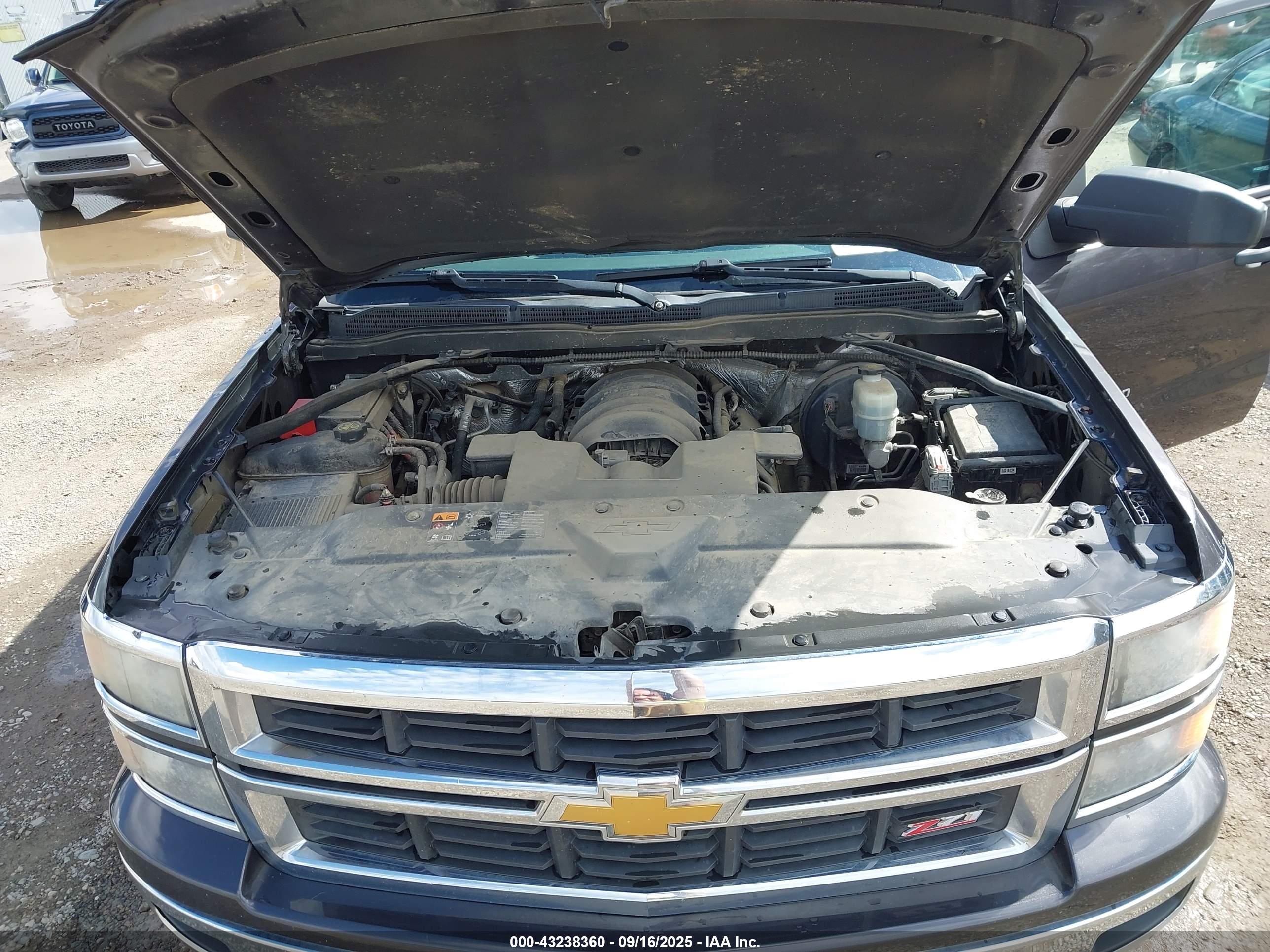 CHEVROLET SILVERADO image 10