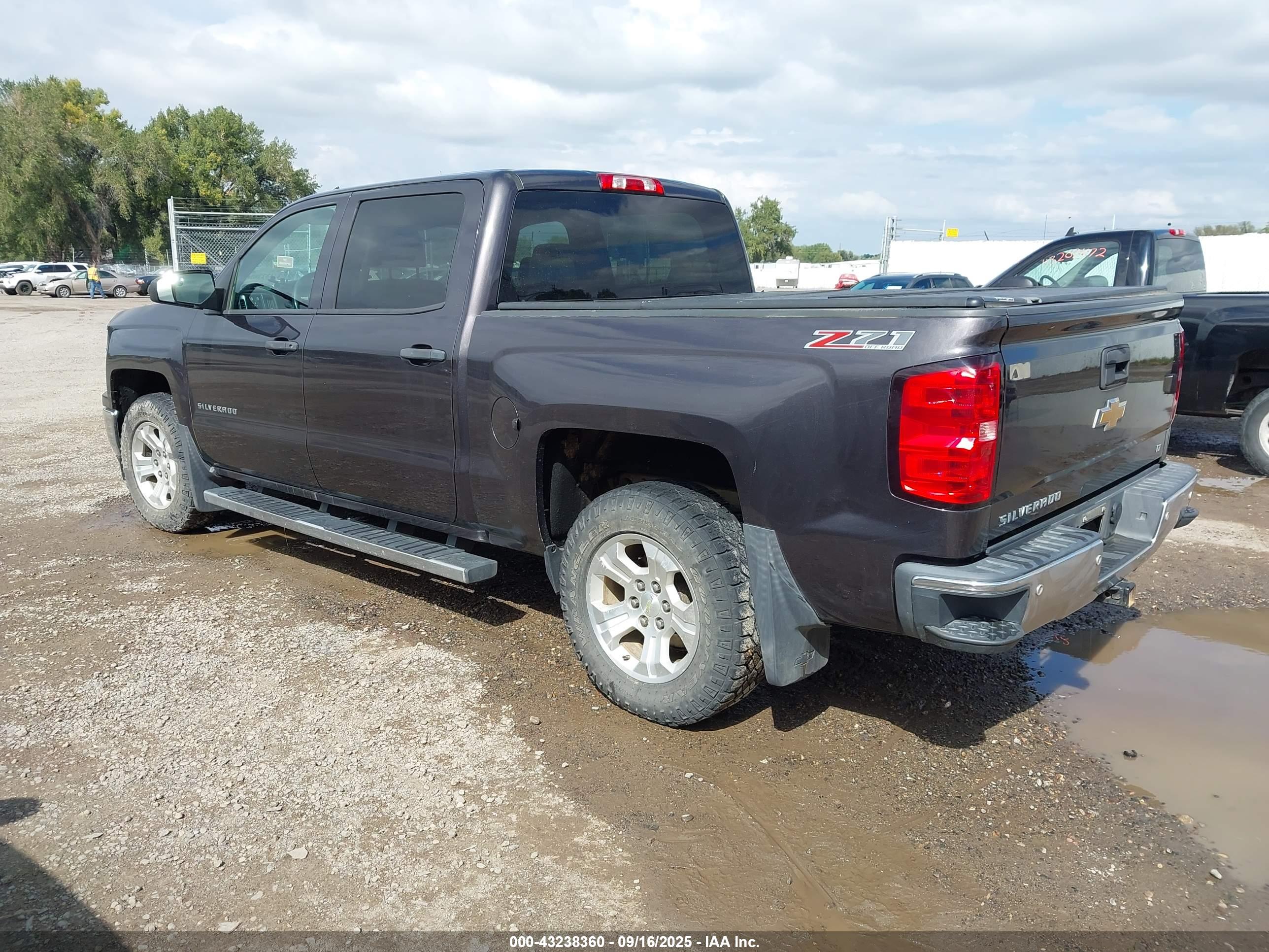 CHEVROLET SILVERADO image 3