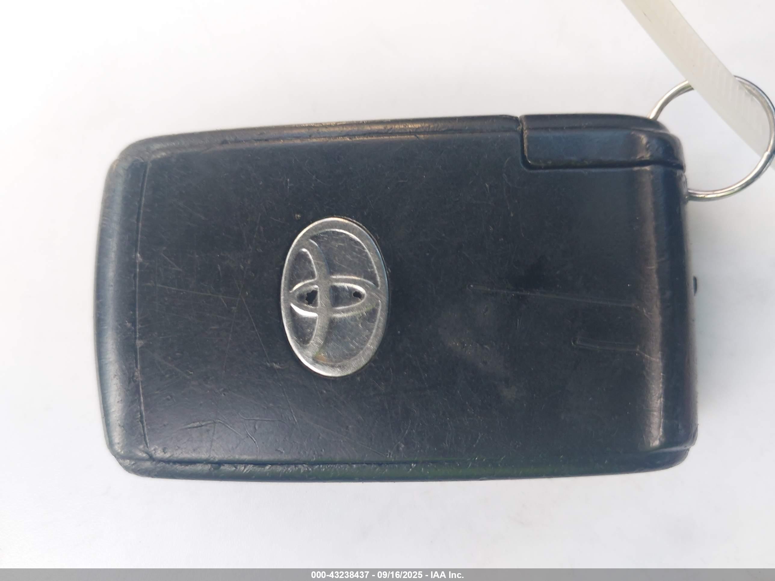 TOYOTA PRIUS image 11