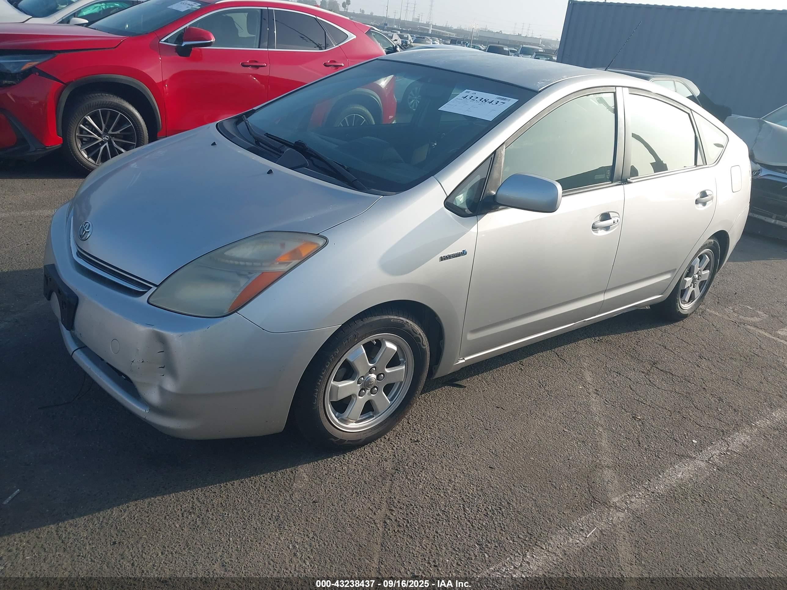 TOYOTA PRIUS image 2