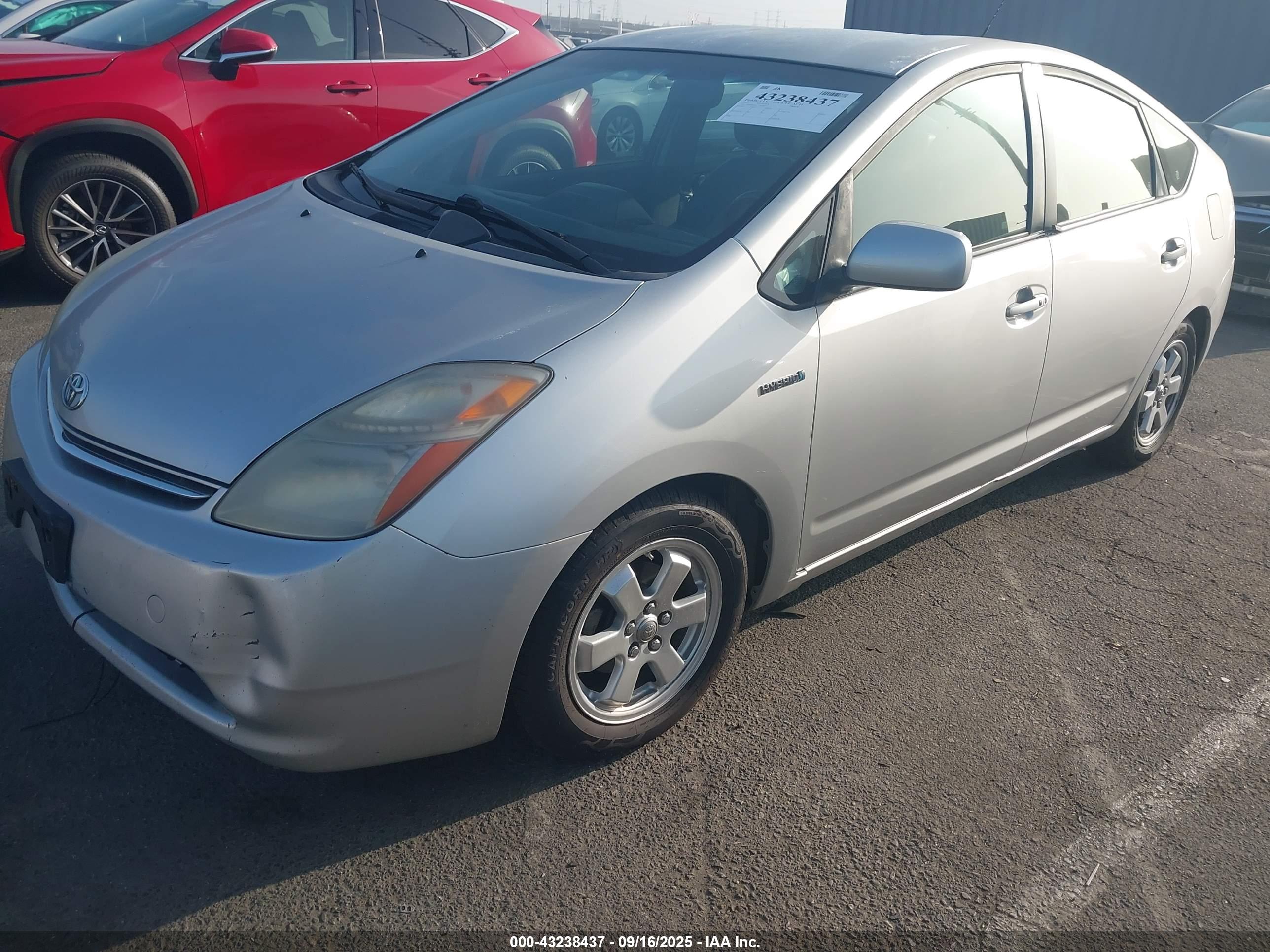 TOYOTA PRIUS image 6