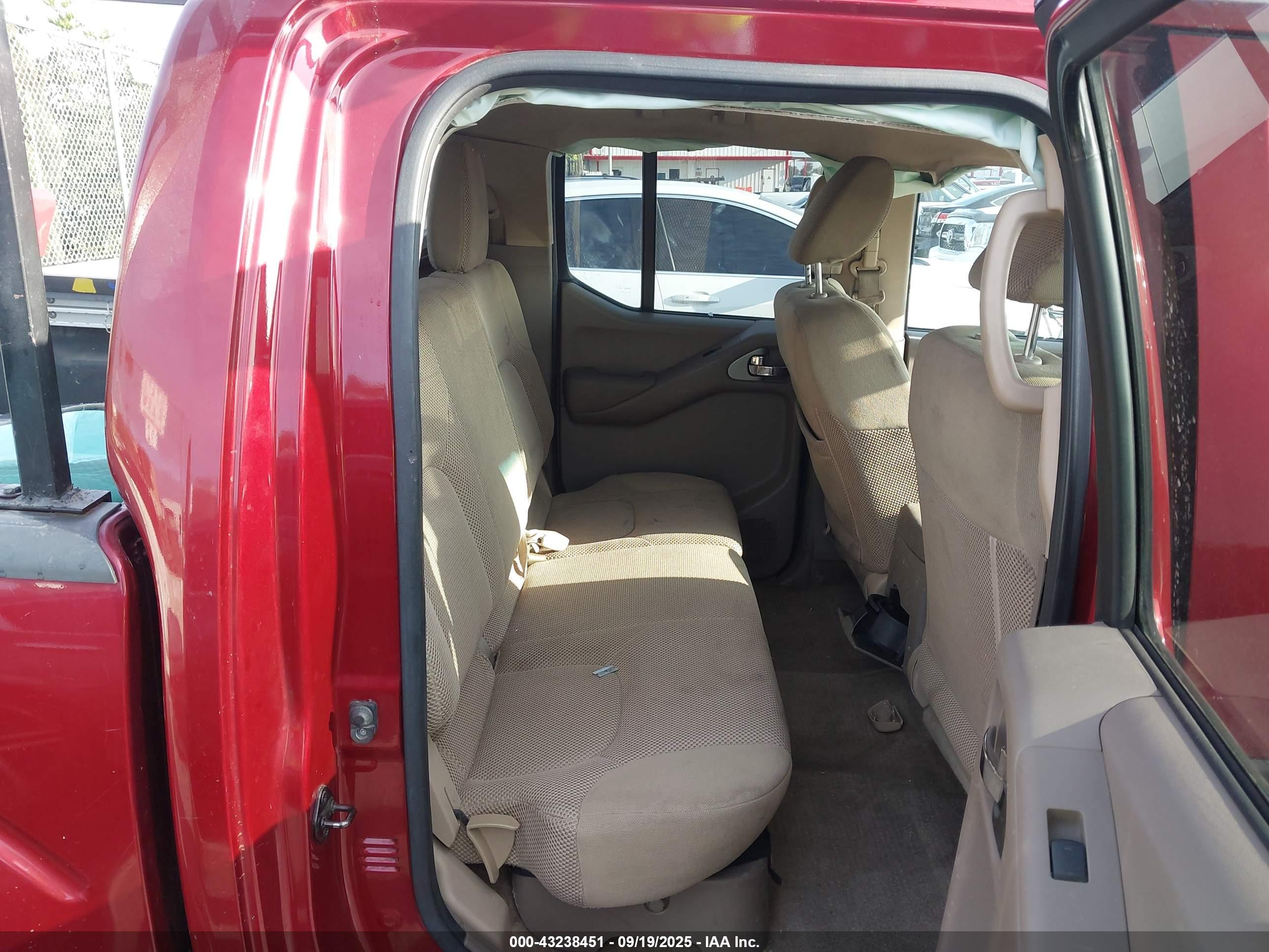 NISSAN FRONTIER image 8