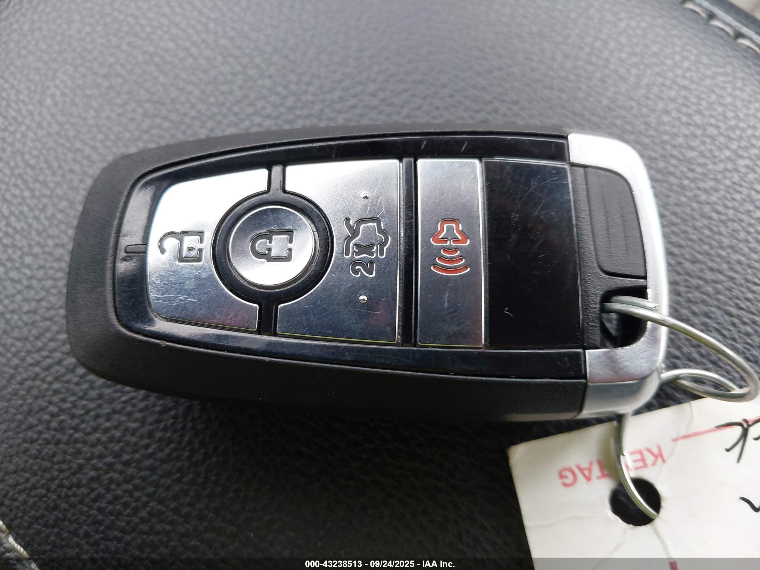 FORD FUSION image 11